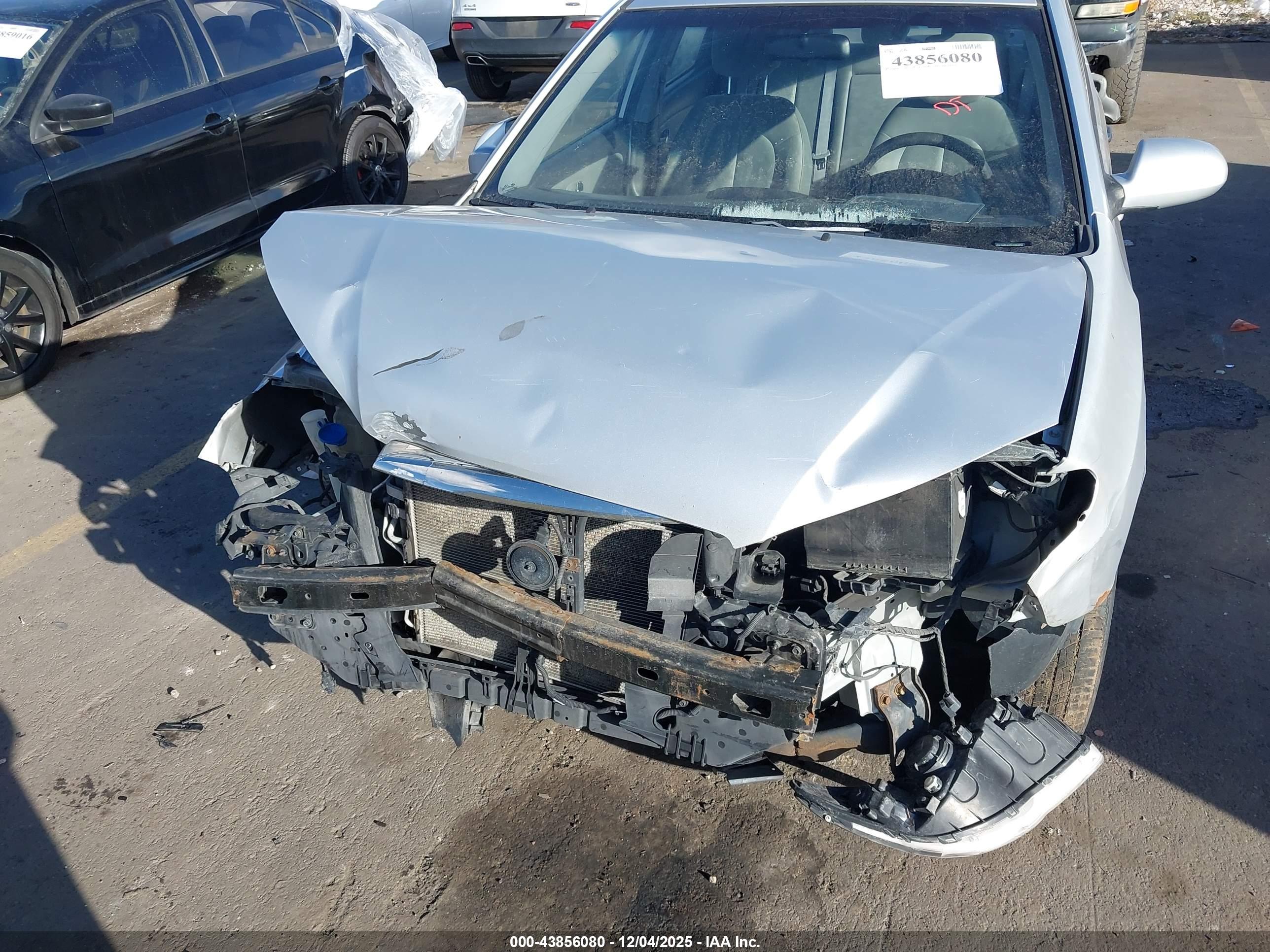 HYUNDAI ELANTRA image 6