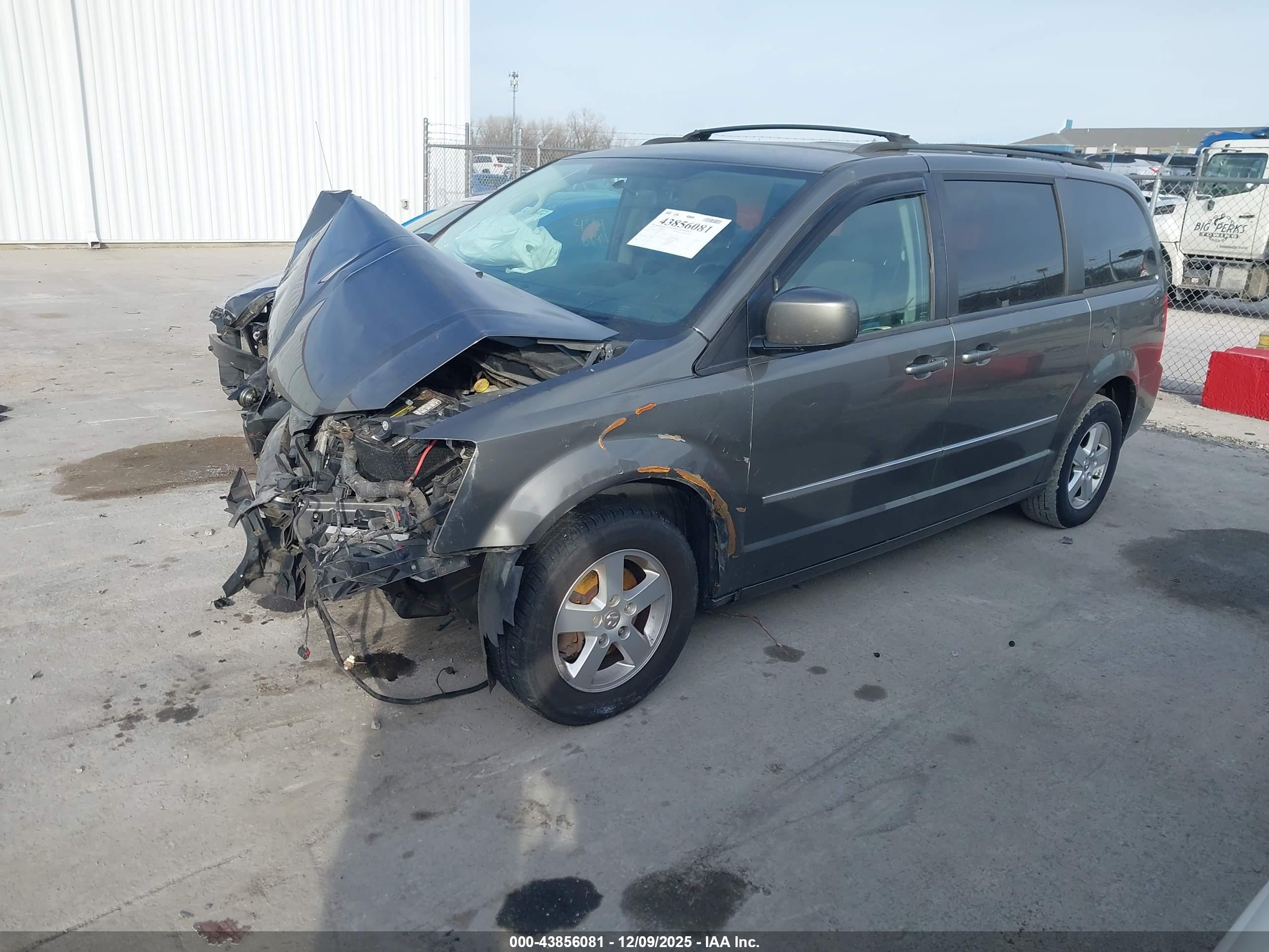 DODGE GRAND image 2