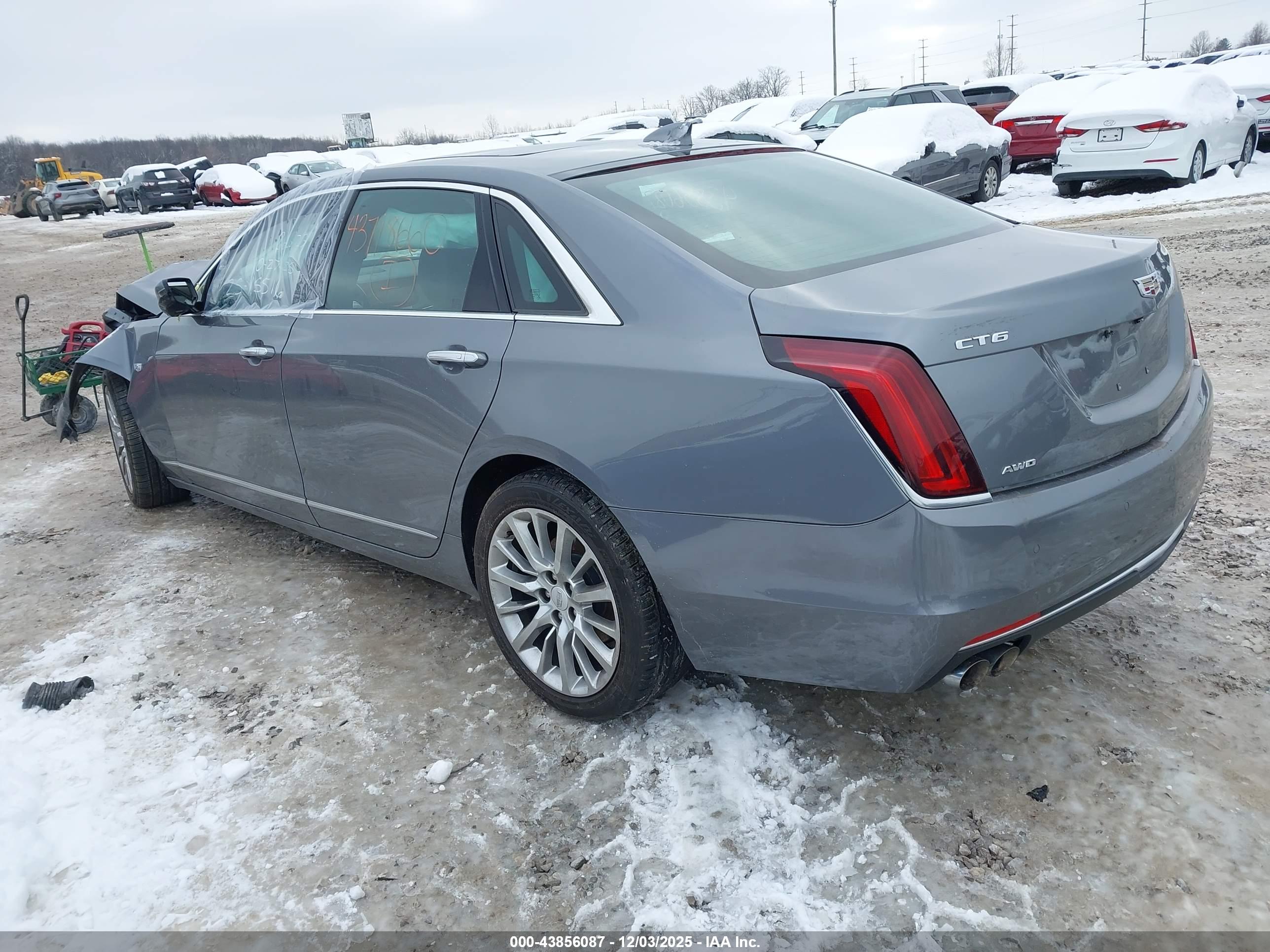 CADILLAC CT6 image 3