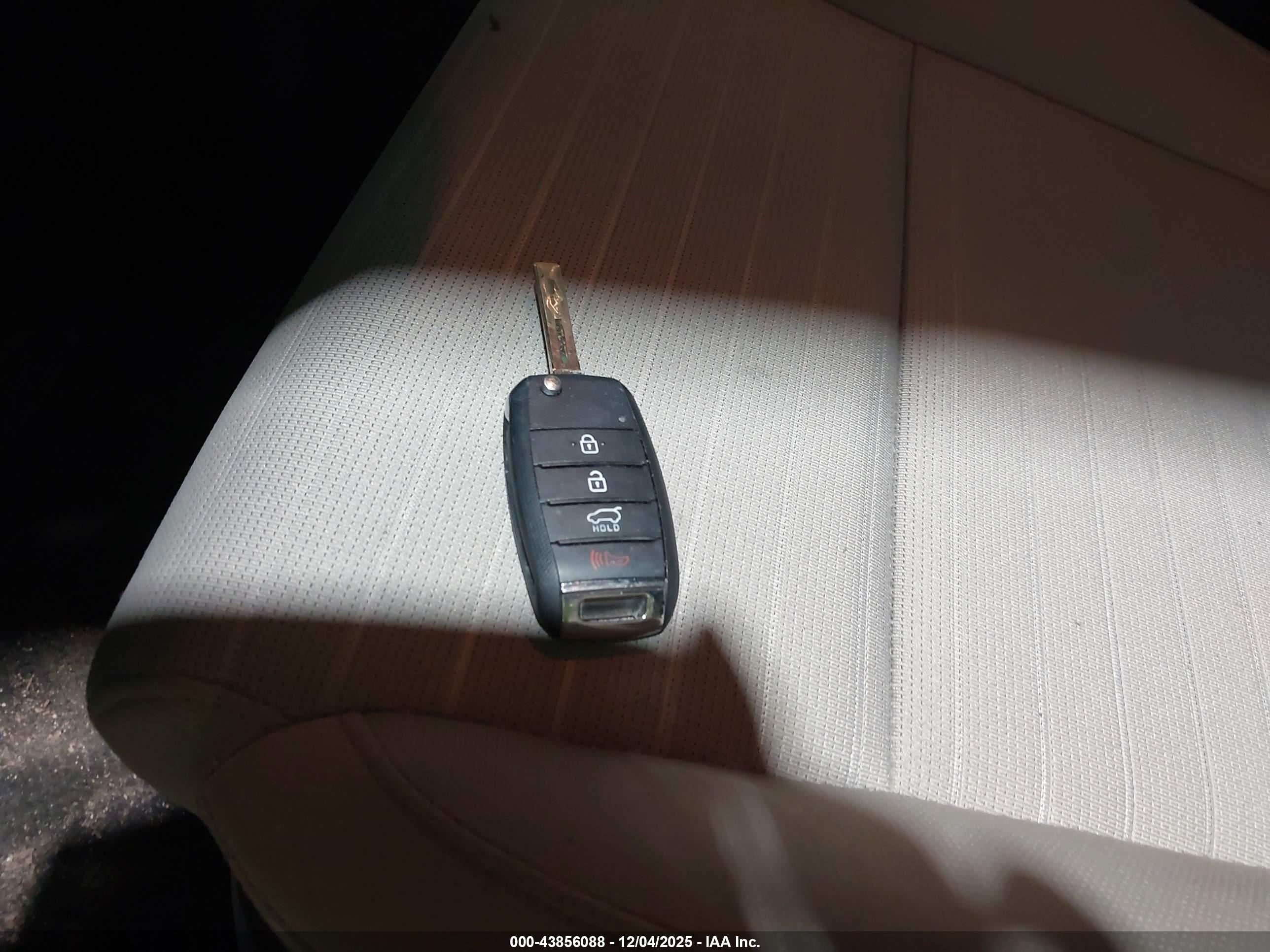 KIA SPORTAGE image 11