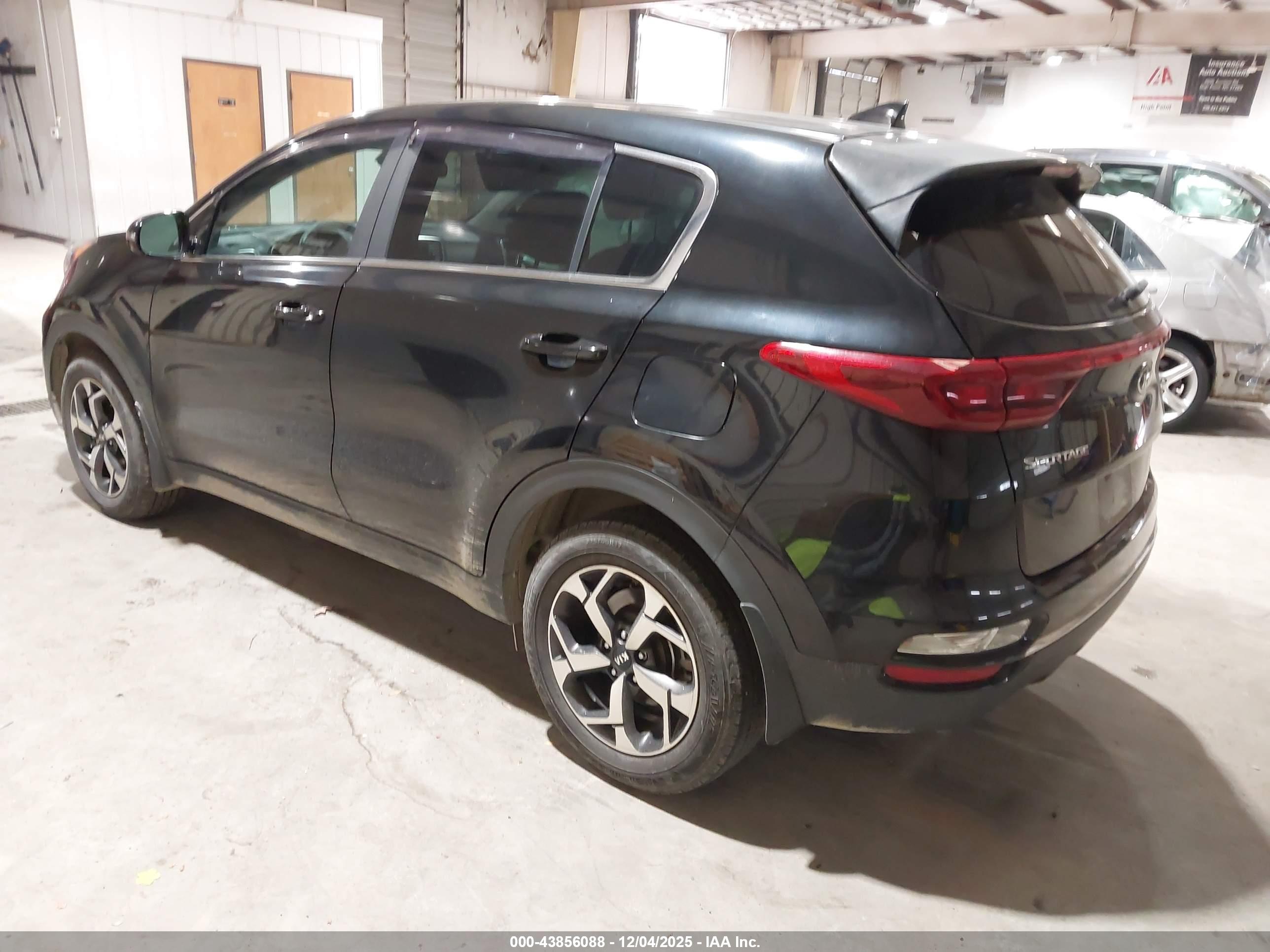 KIA SPORTAGE image 3