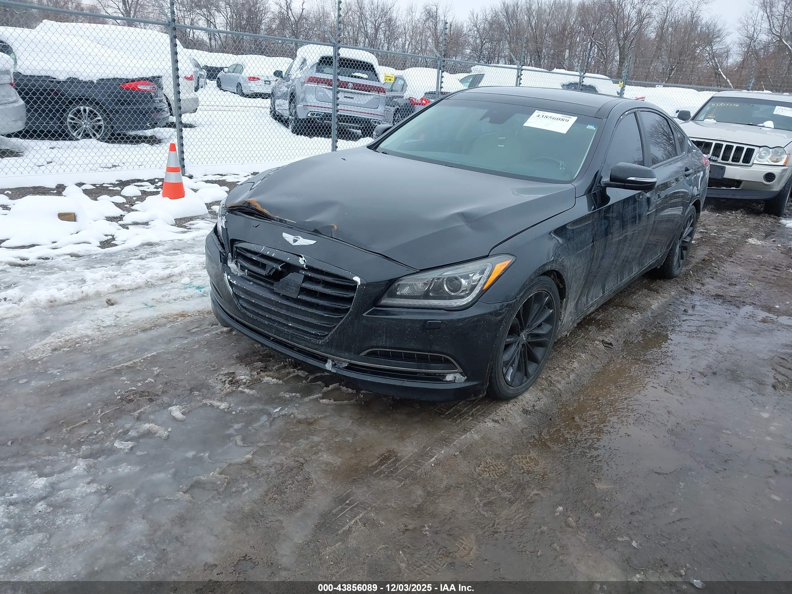 HYUNDAI GENESIS image 2