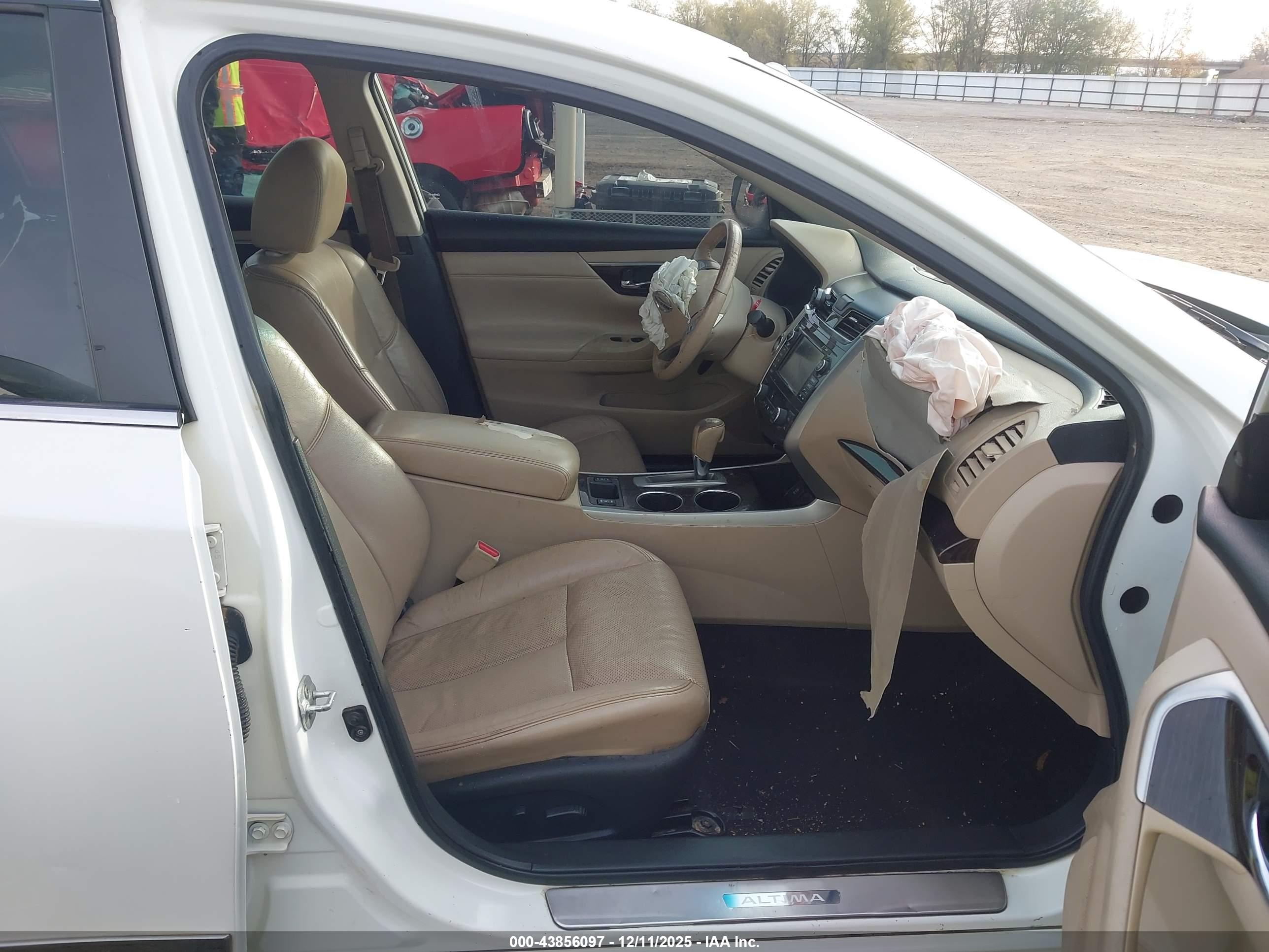 NISSAN ALTIMA image 5