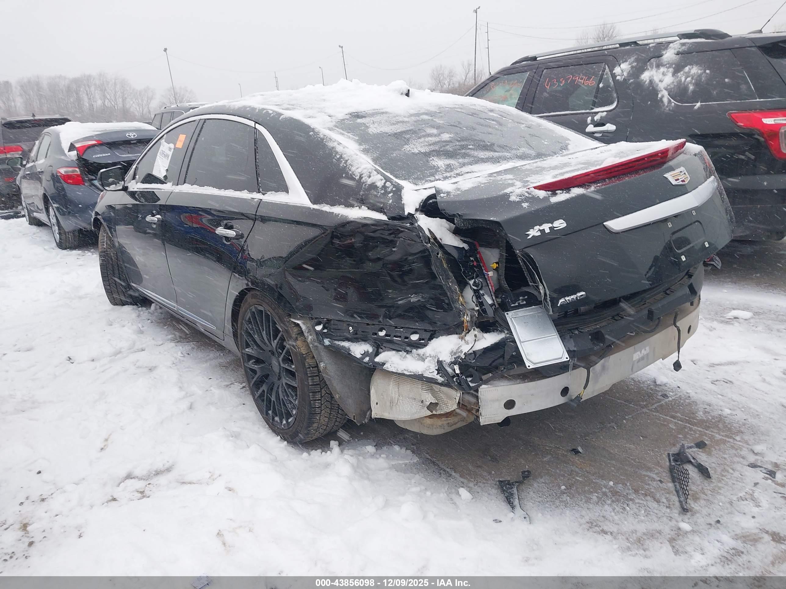 CADILLAC XTS image 3