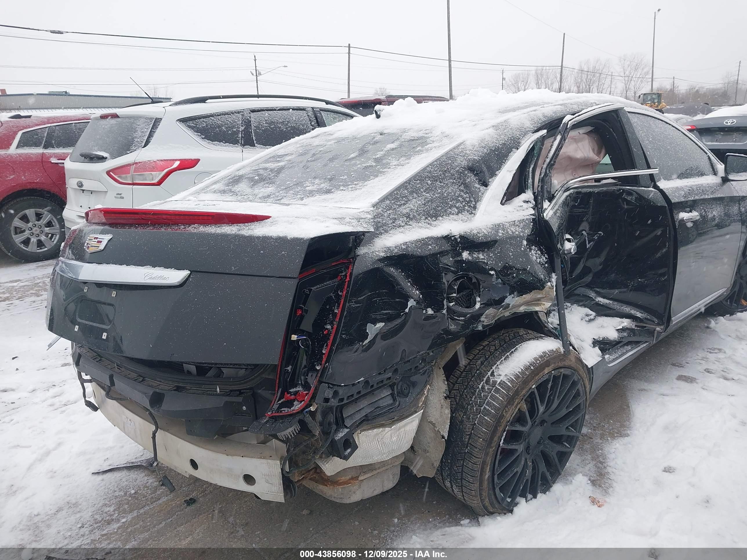 CADILLAC XTS image 6