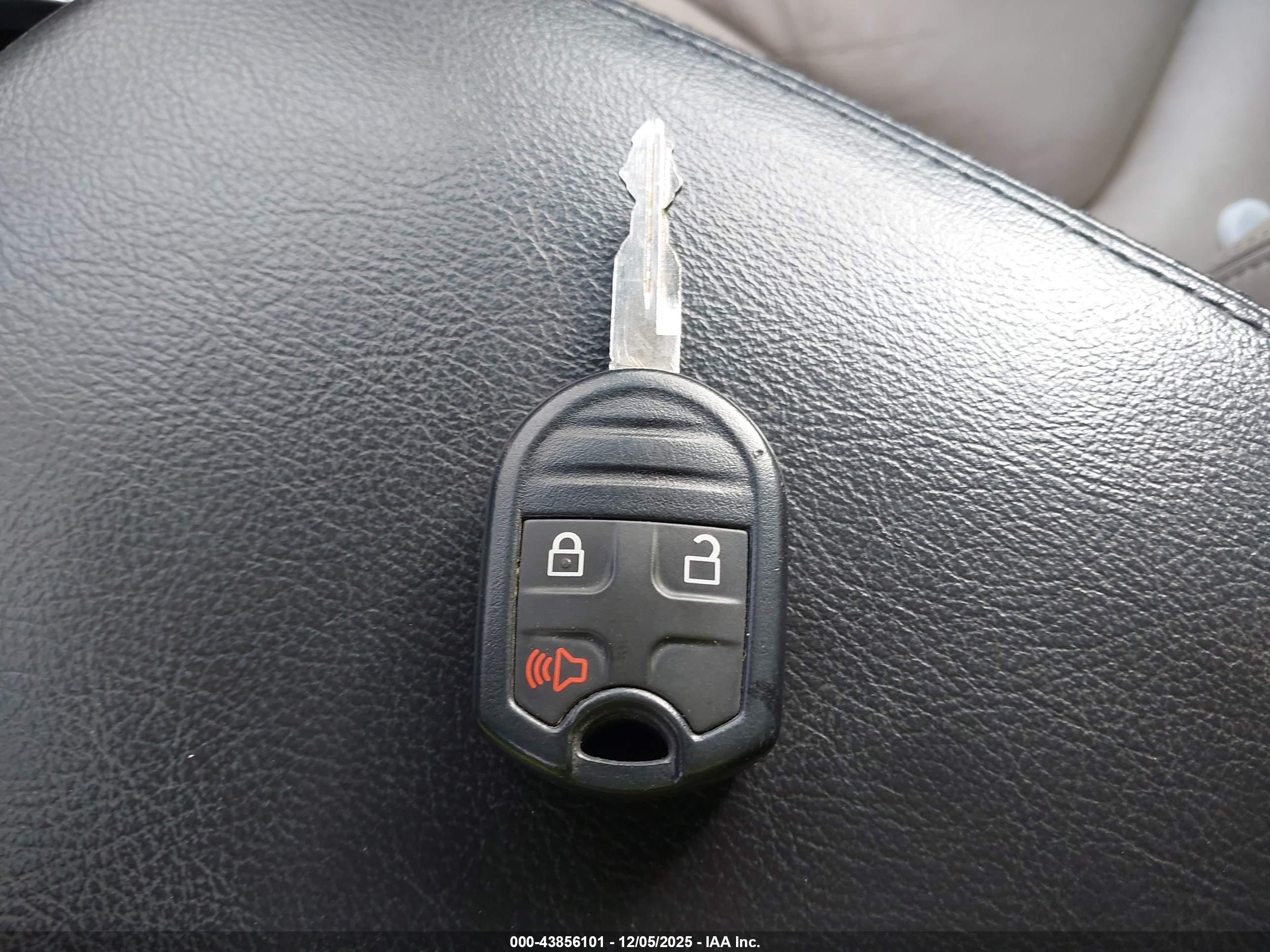 FORD EXPLORER image 11