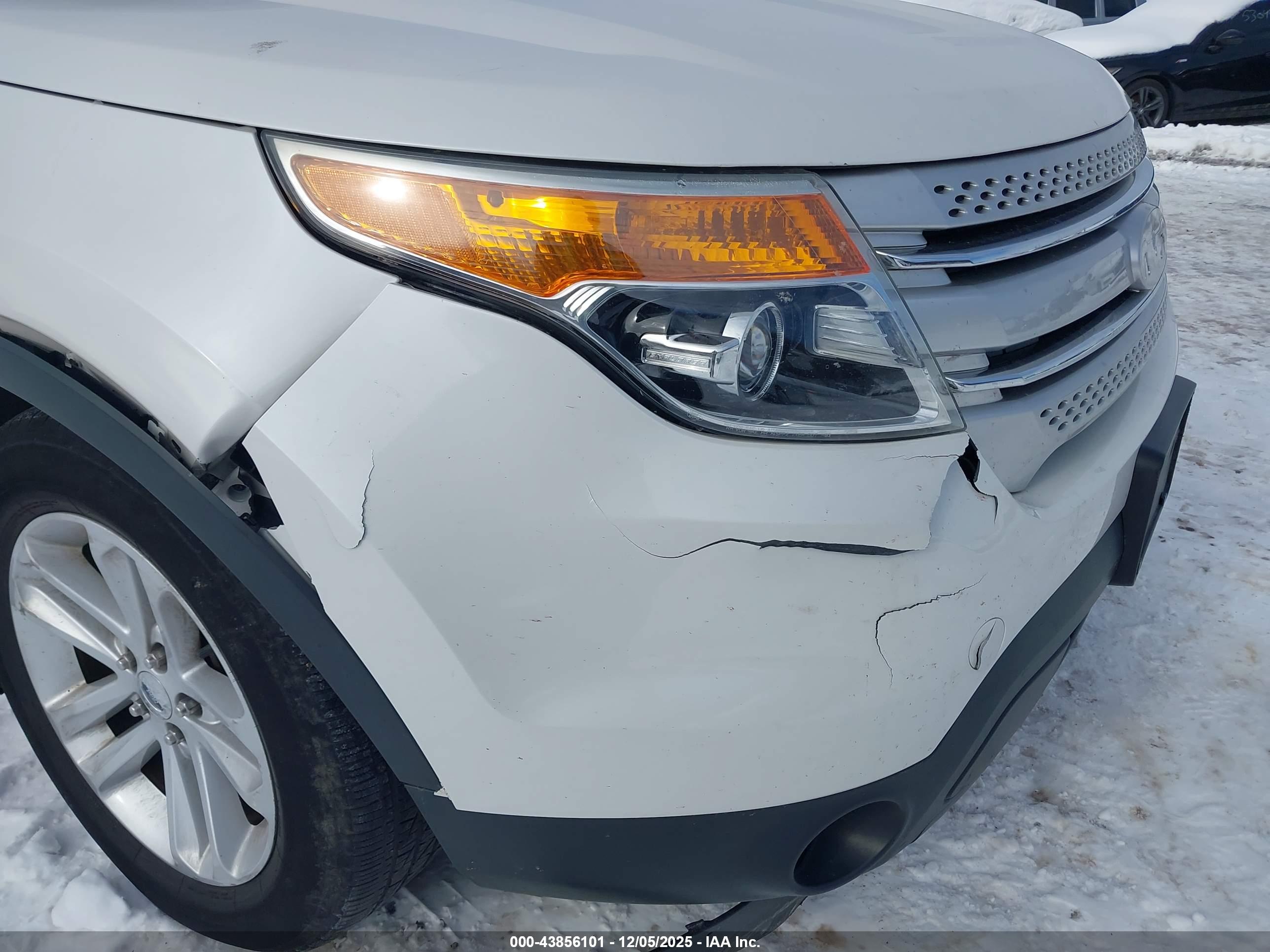 FORD EXPLORER image 6