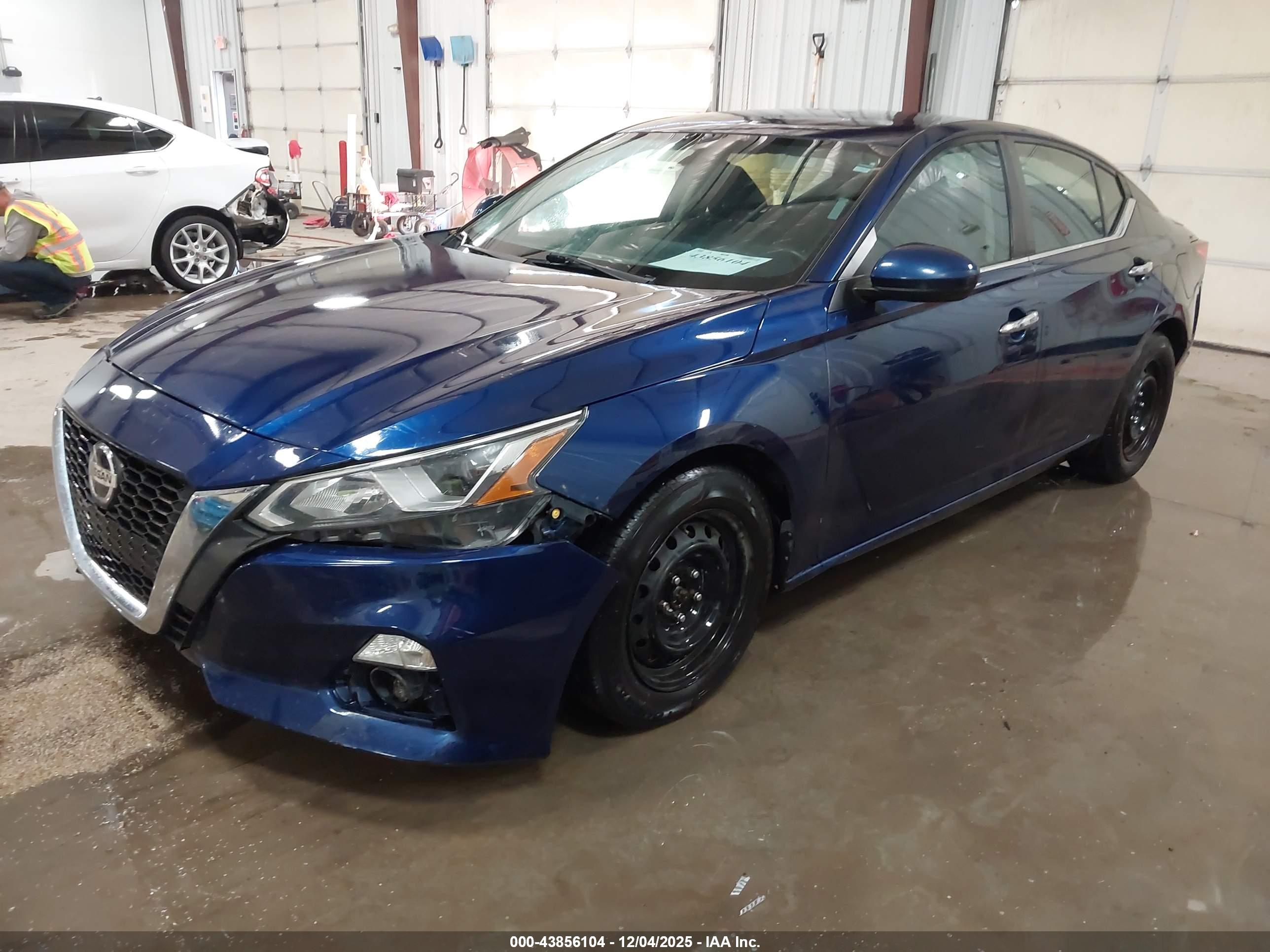 NISSAN ALTIMA image 2