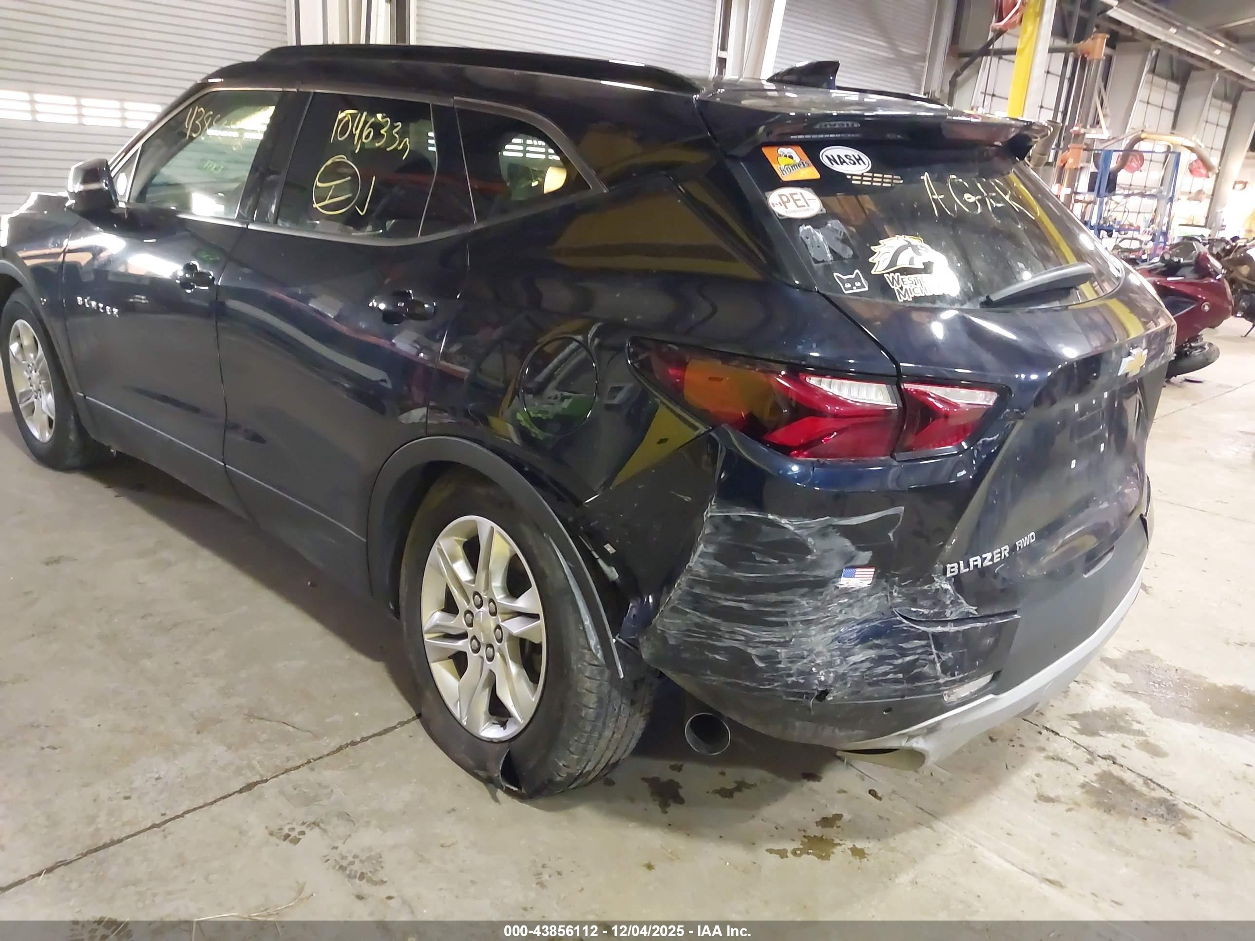 CHEVROLET BLAZER image 6