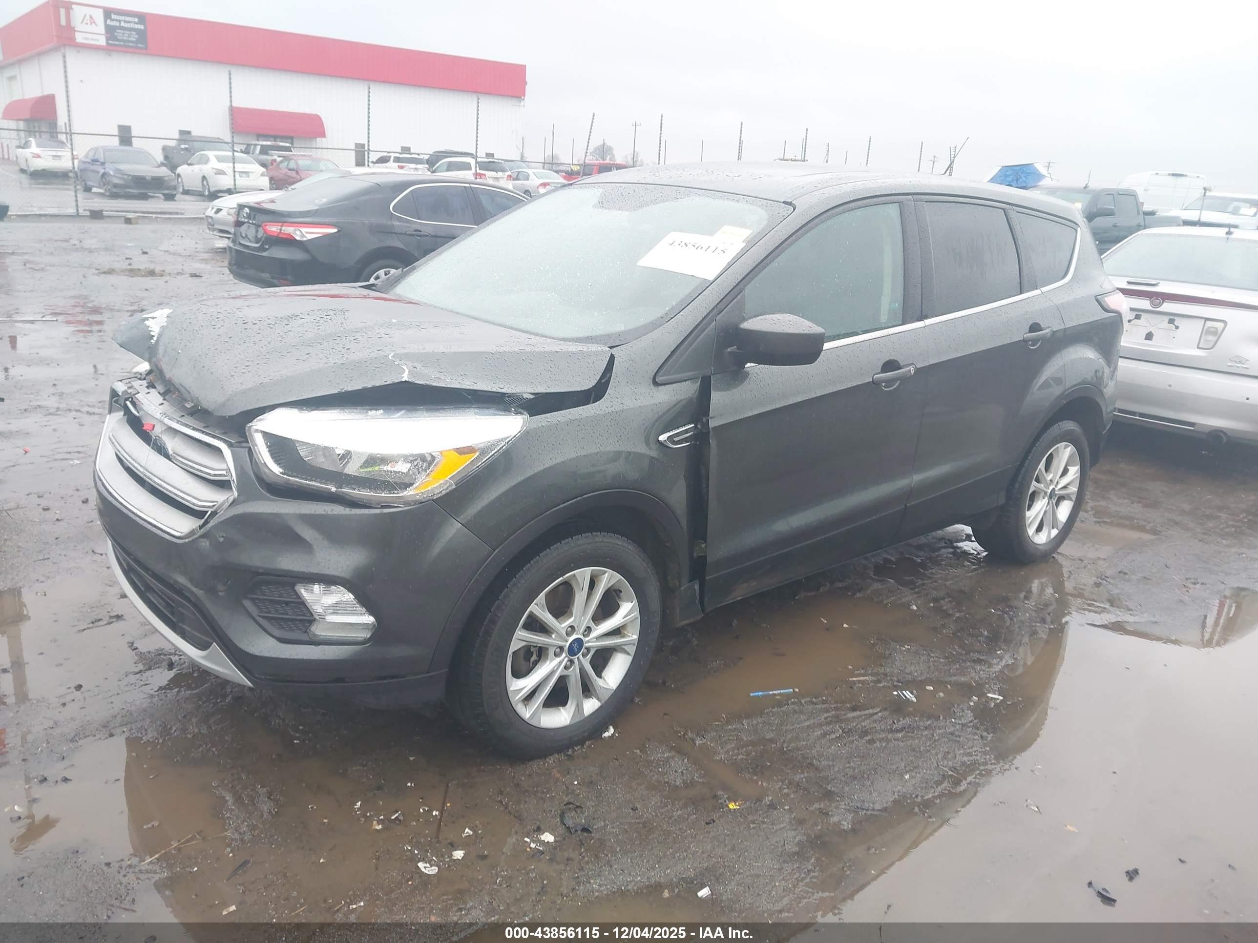 FORD ESCAPE image 2
