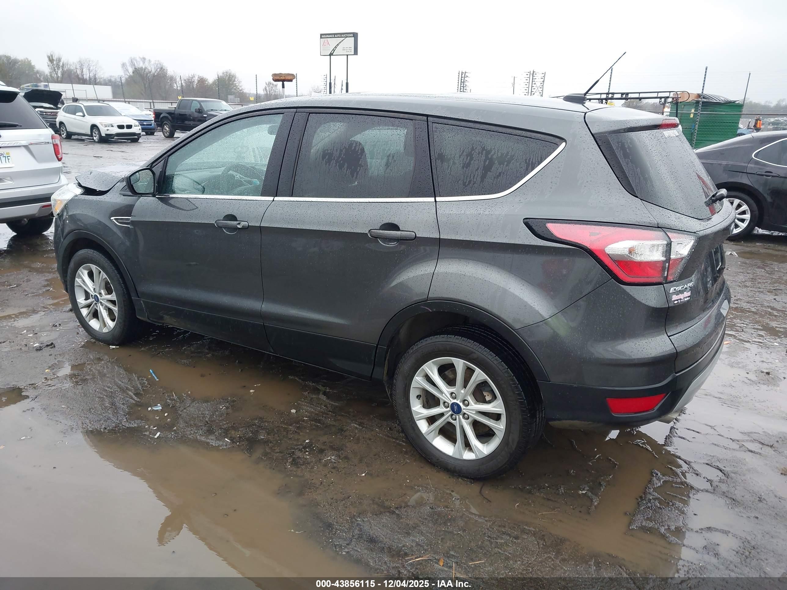 FORD ESCAPE image 3