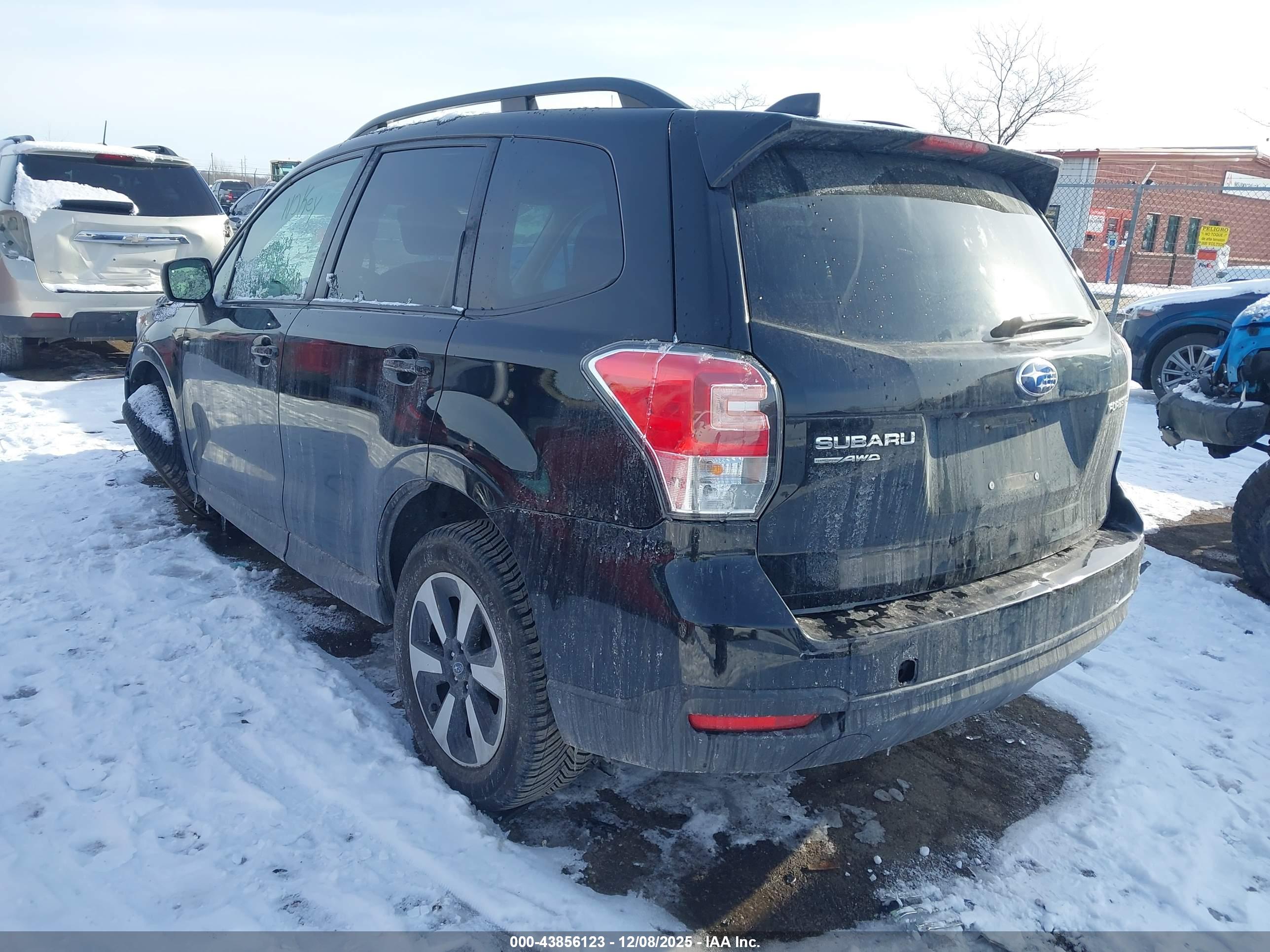 SUBARU FORESTER image 3
