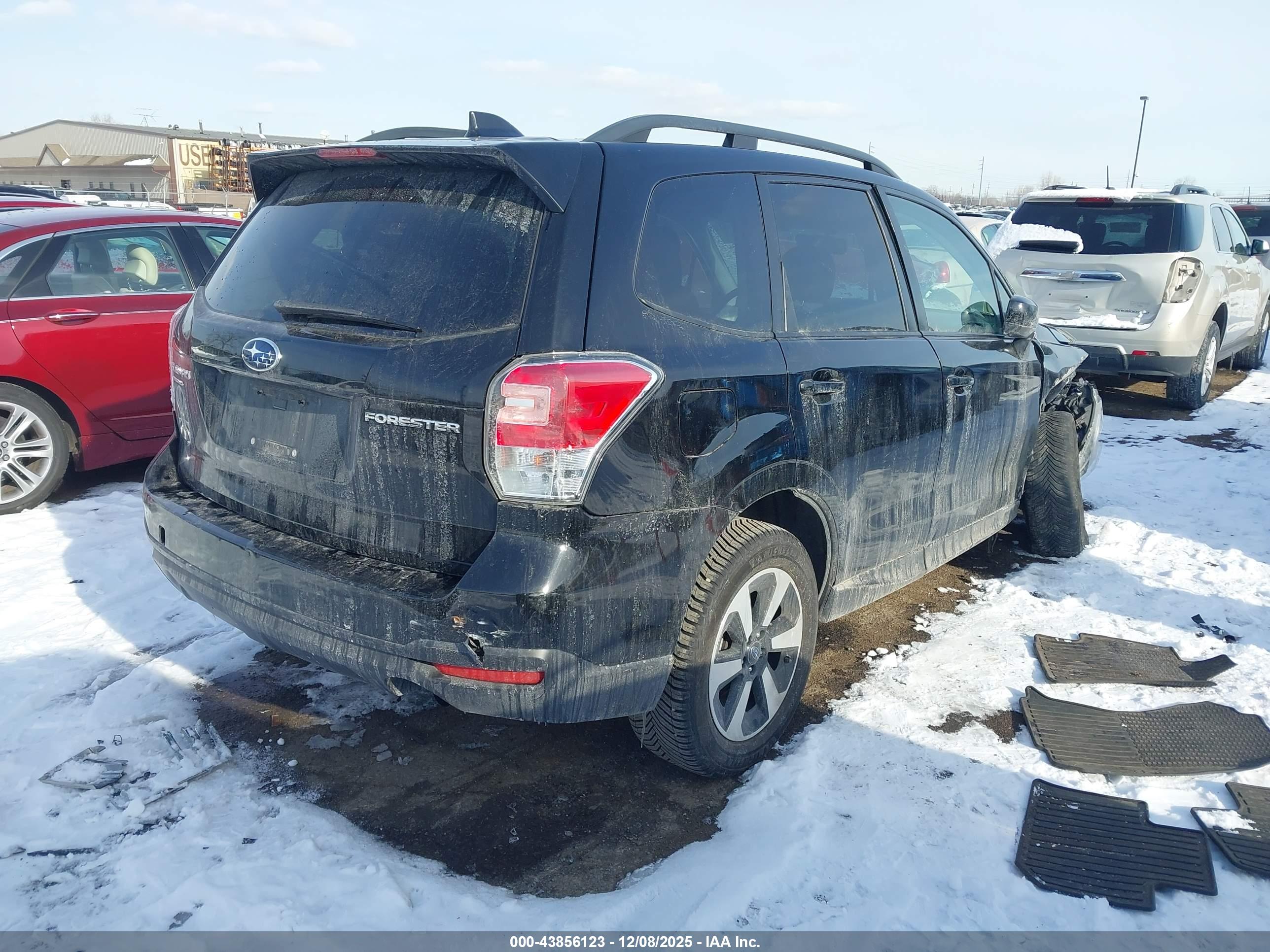 SUBARU FORESTER image 4