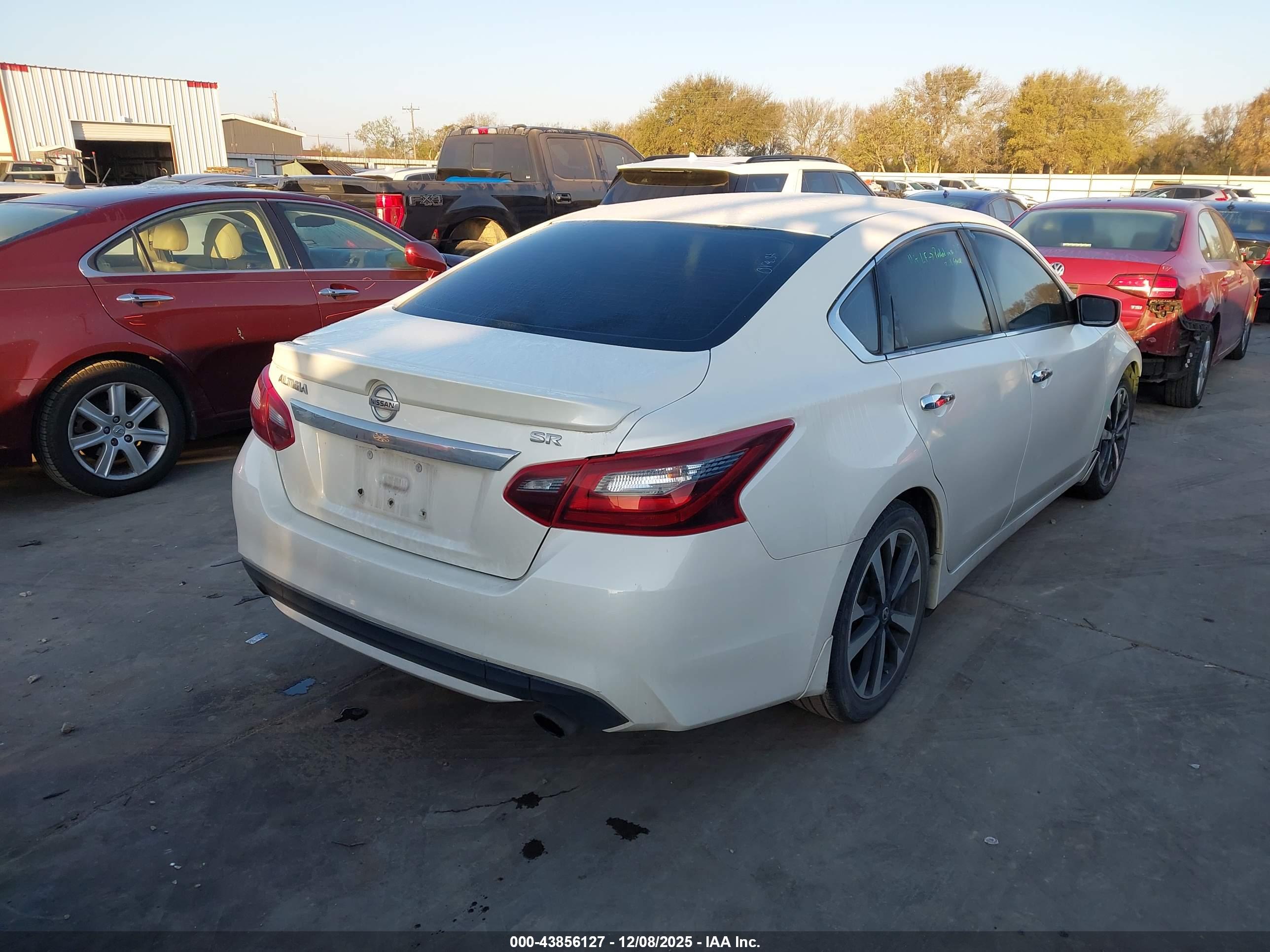 NISSAN ALTIMA image 4