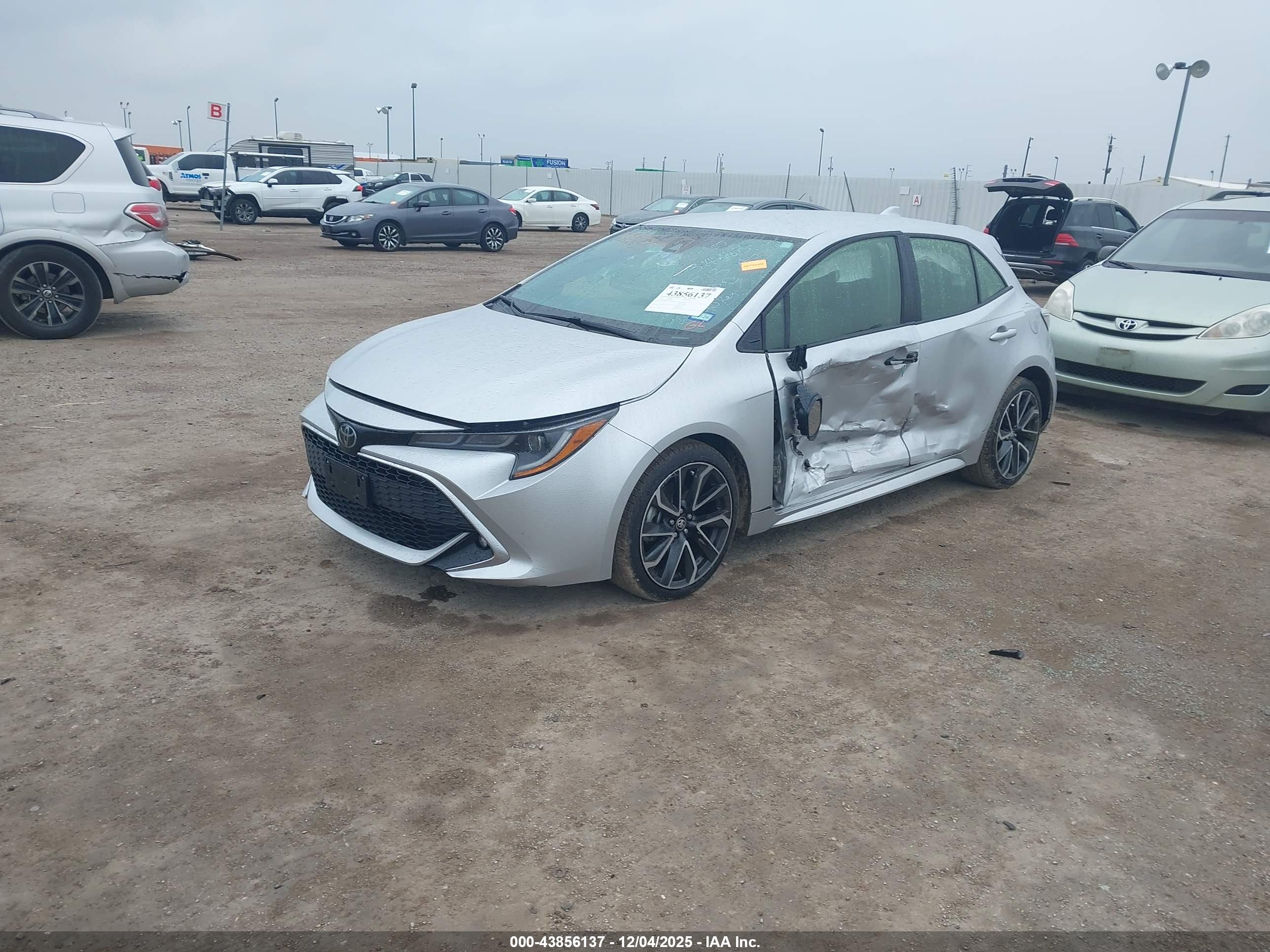 TOYOTA COROLLA image 2