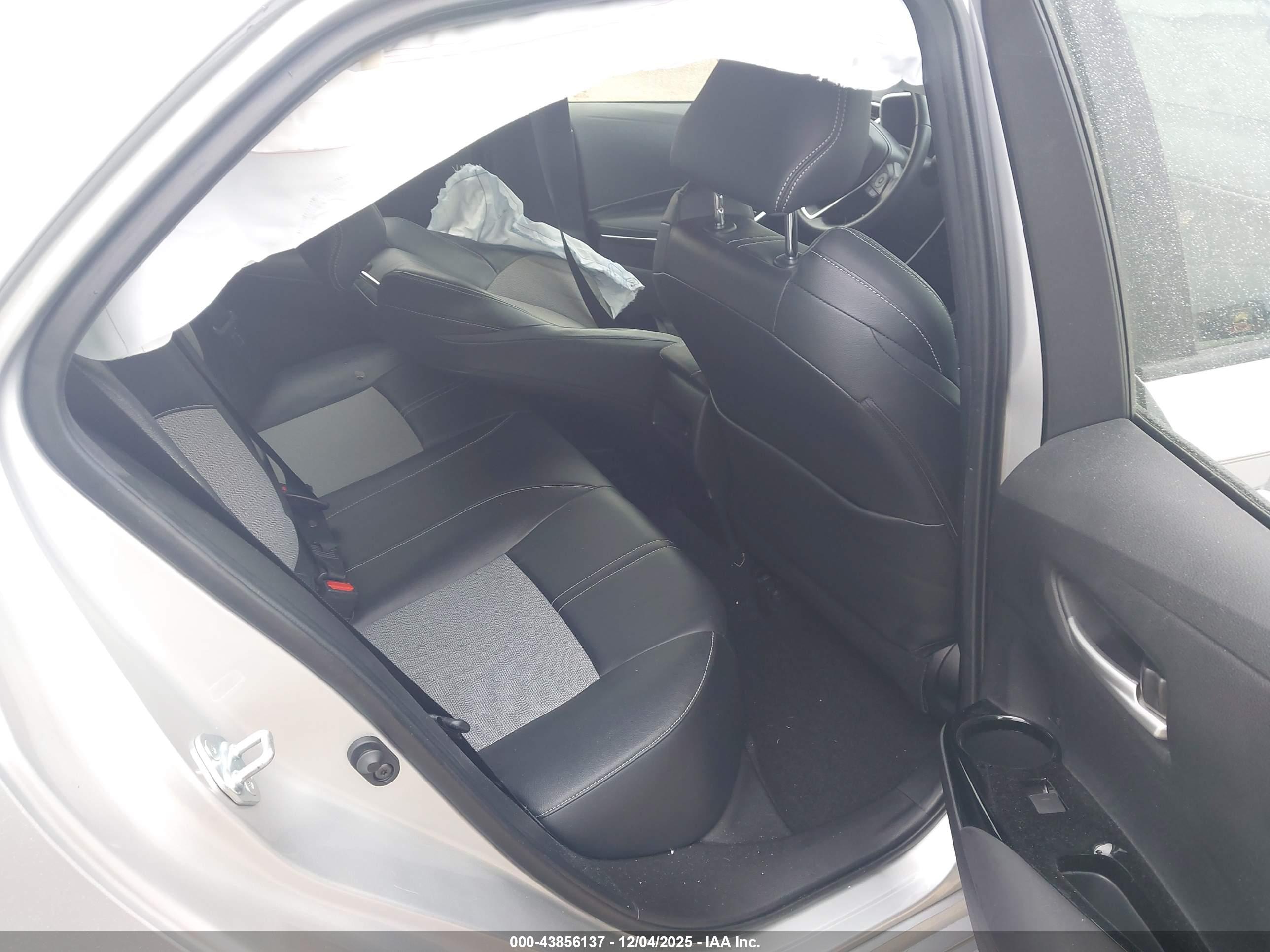 TOYOTA COROLLA image 8