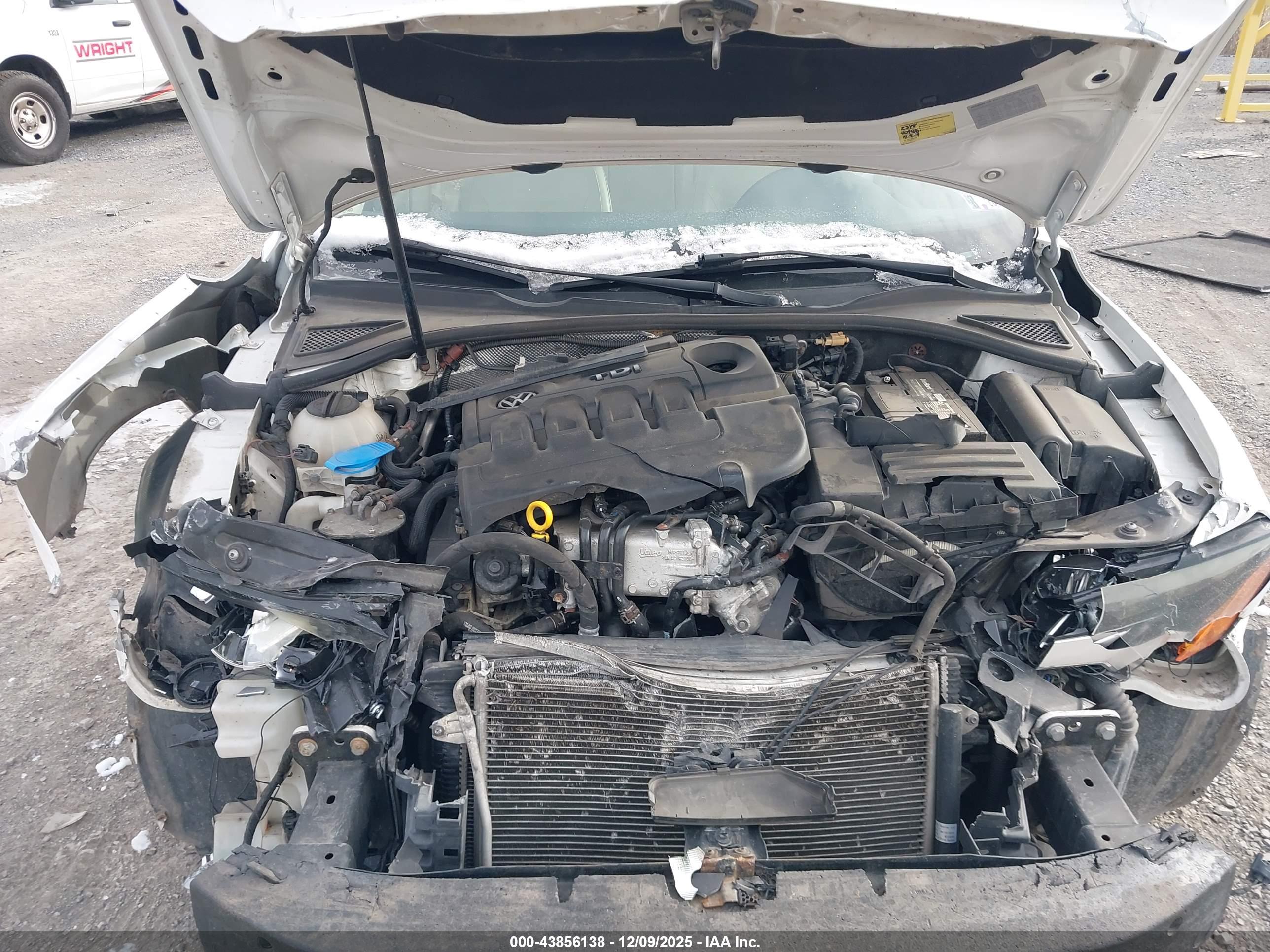 VOLKSWAGEN PASSAT image 10