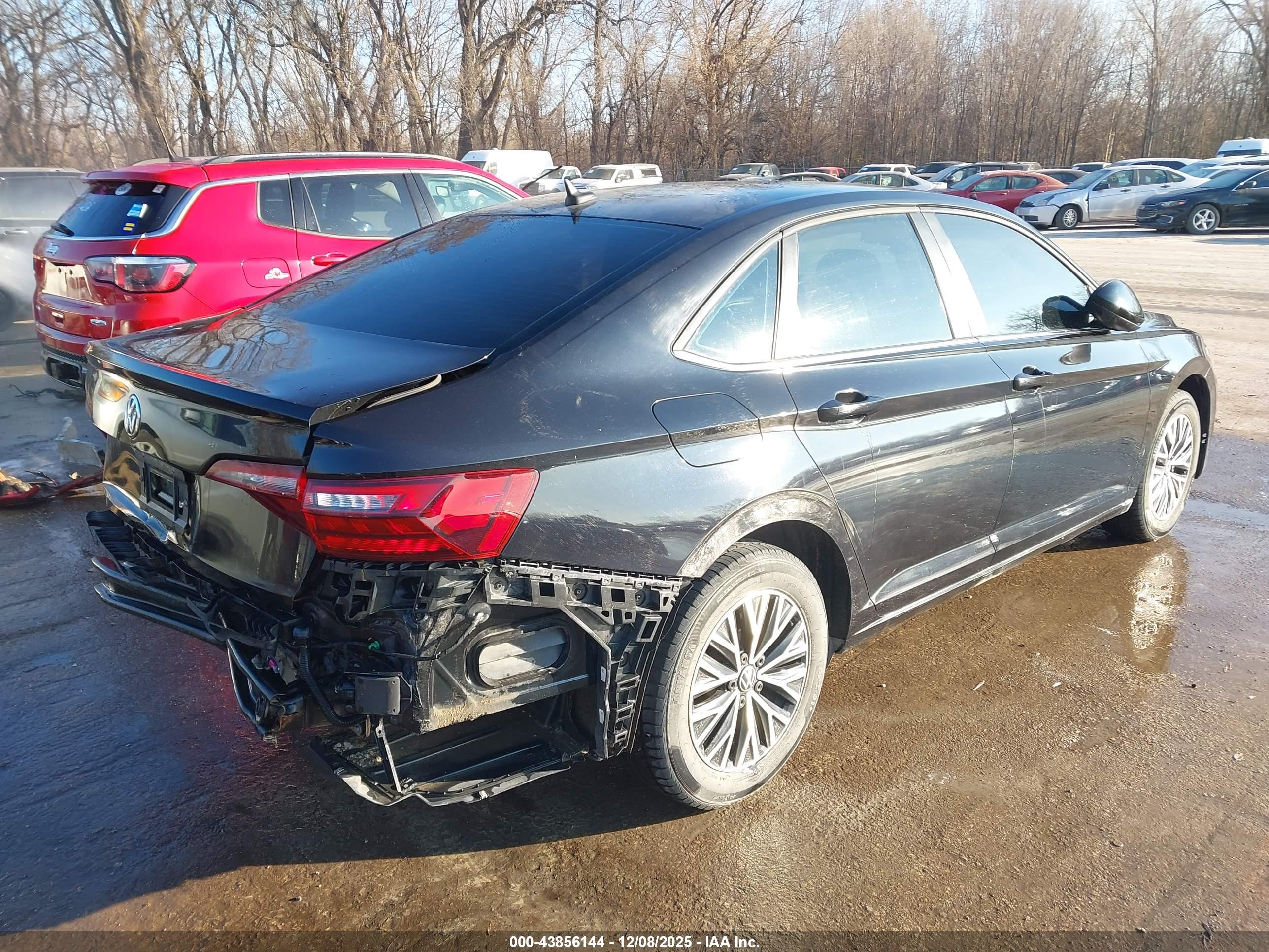 VOLKSWAGEN JETTA image 4