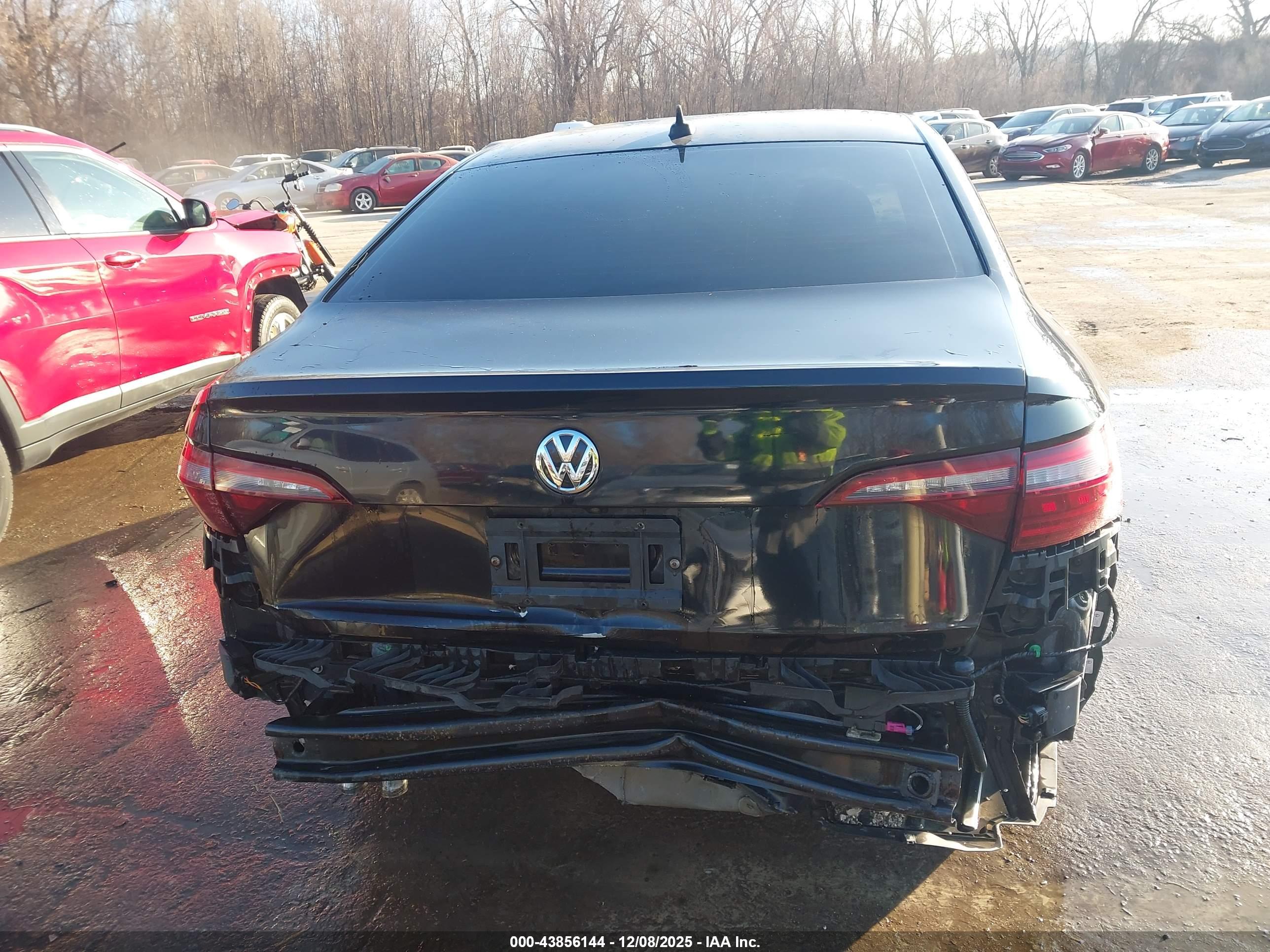 VOLKSWAGEN JETTA image 6