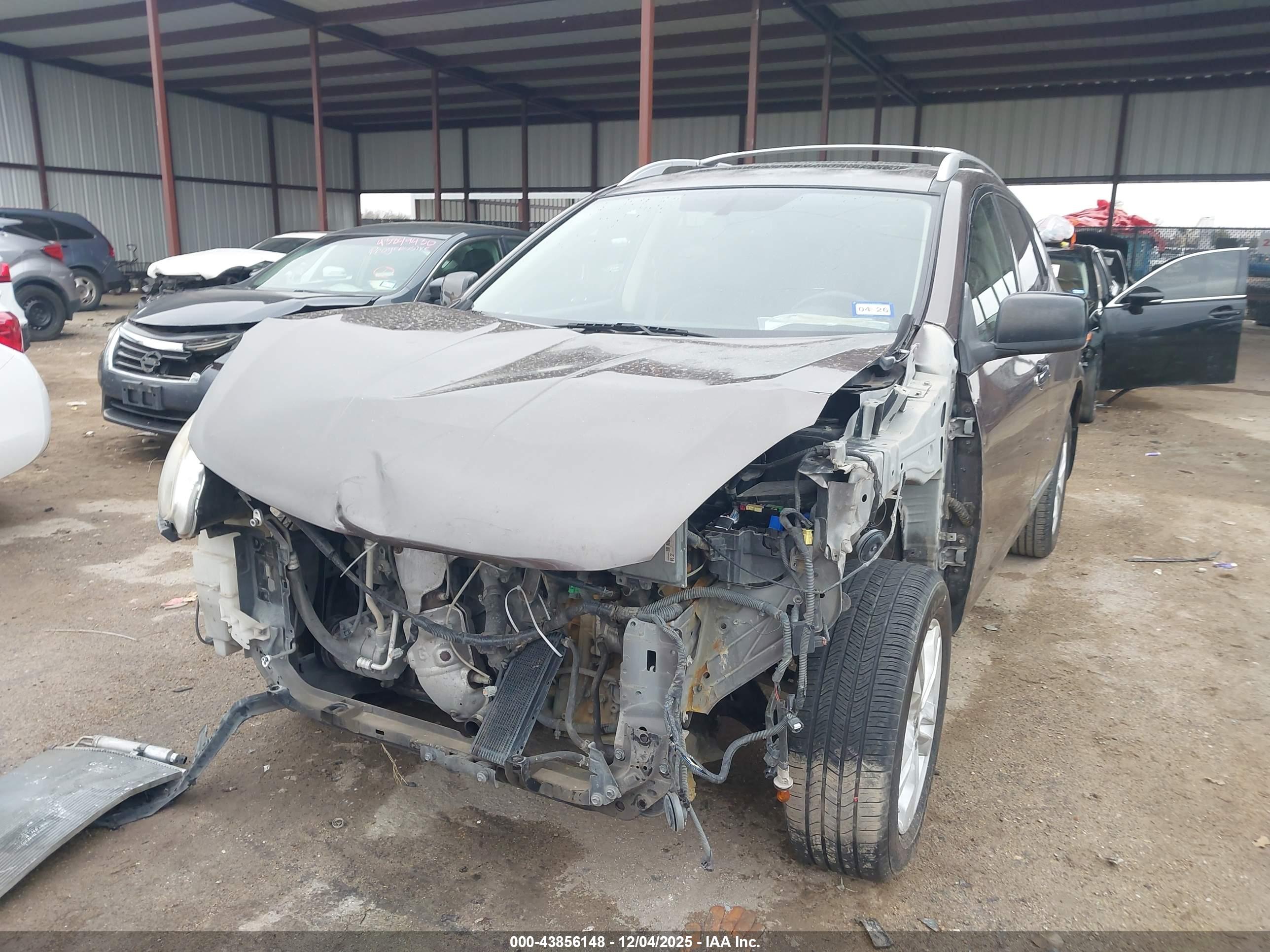 NISSAN ROGUE image 2