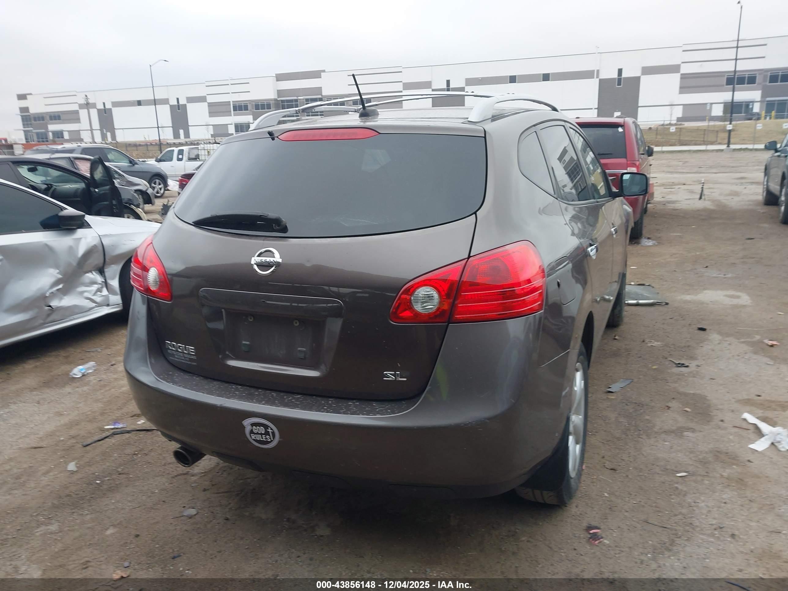 NISSAN ROGUE image 4