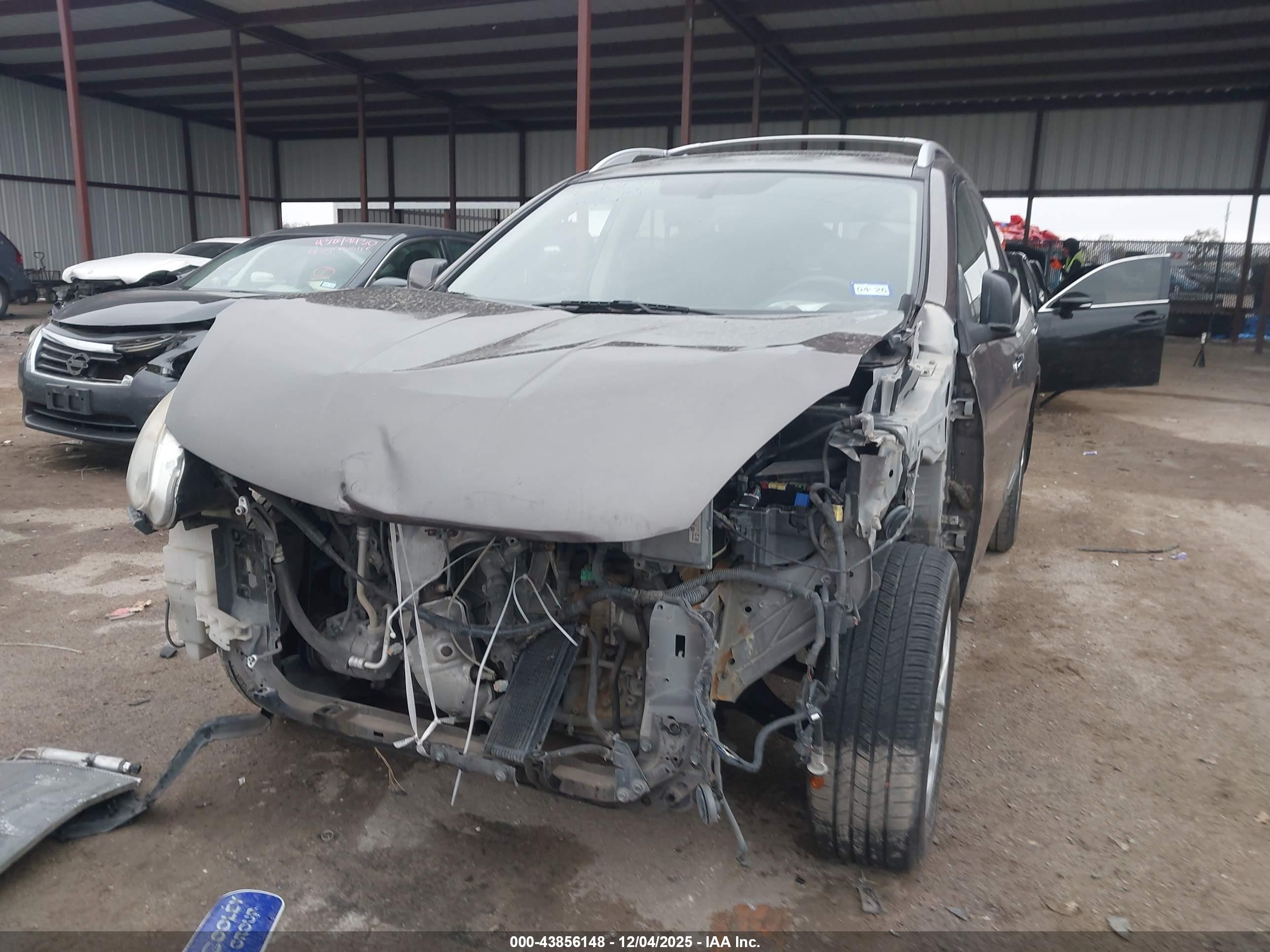 NISSAN ROGUE image 6