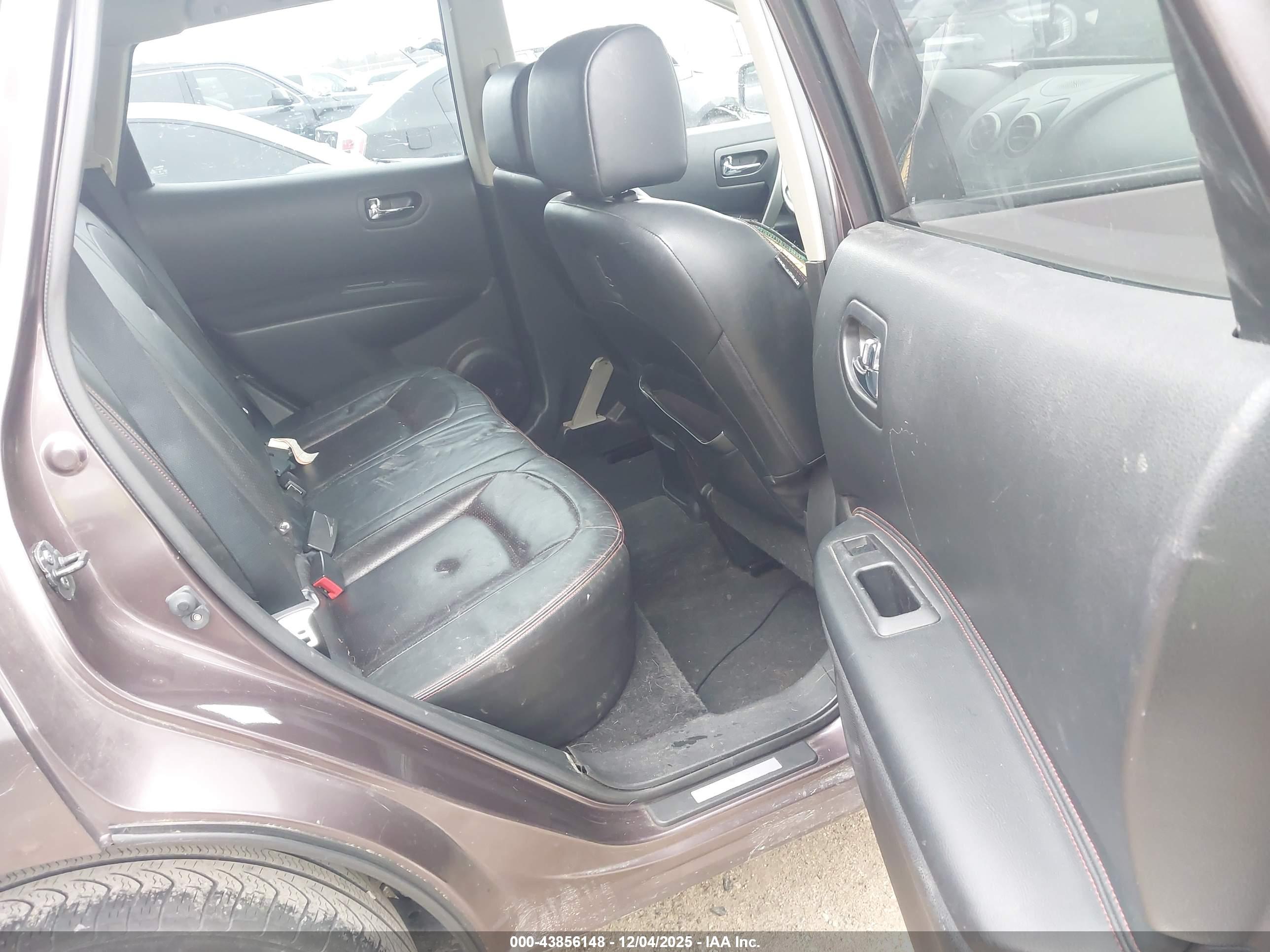 NISSAN ROGUE image 8