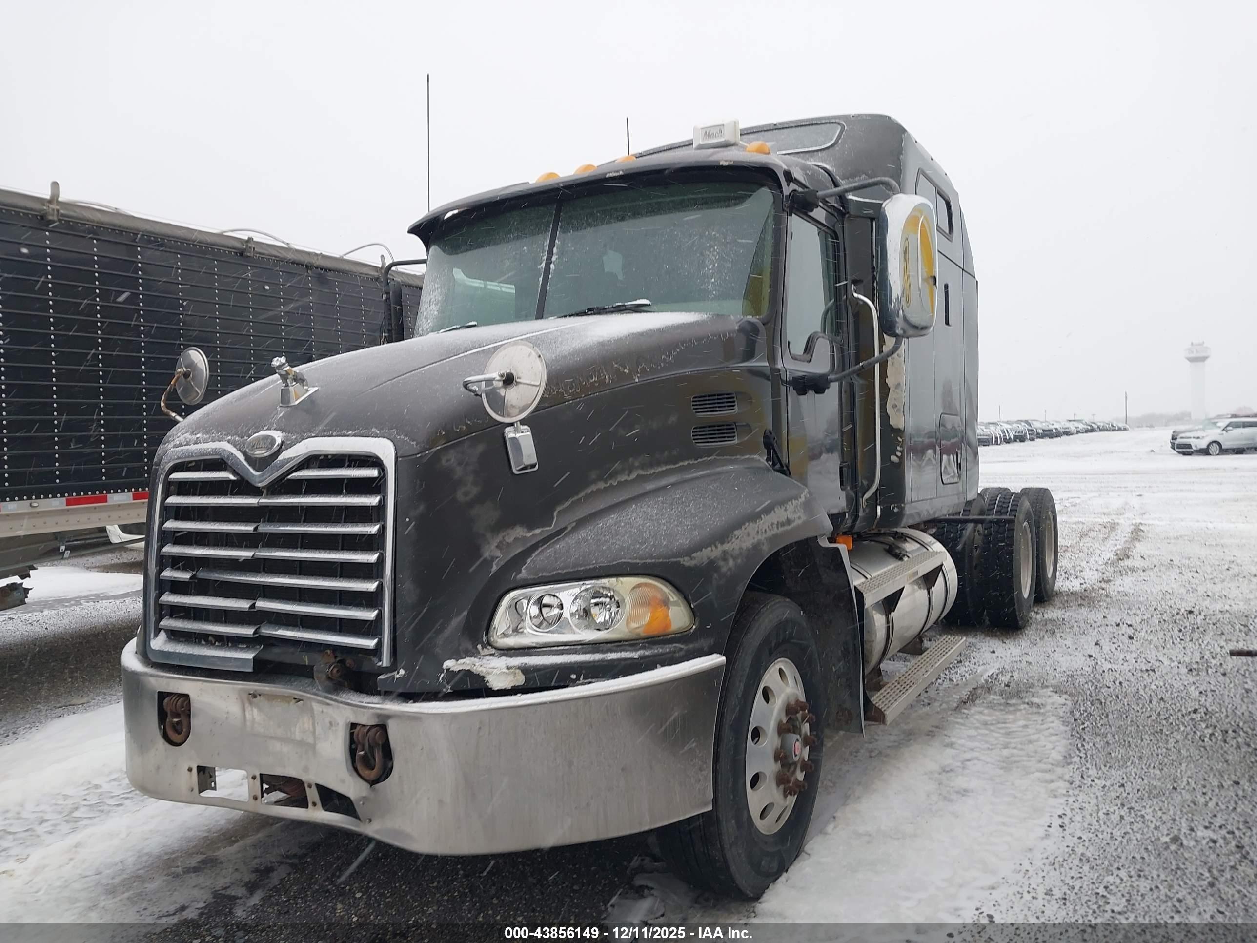 MACK 600 image 2