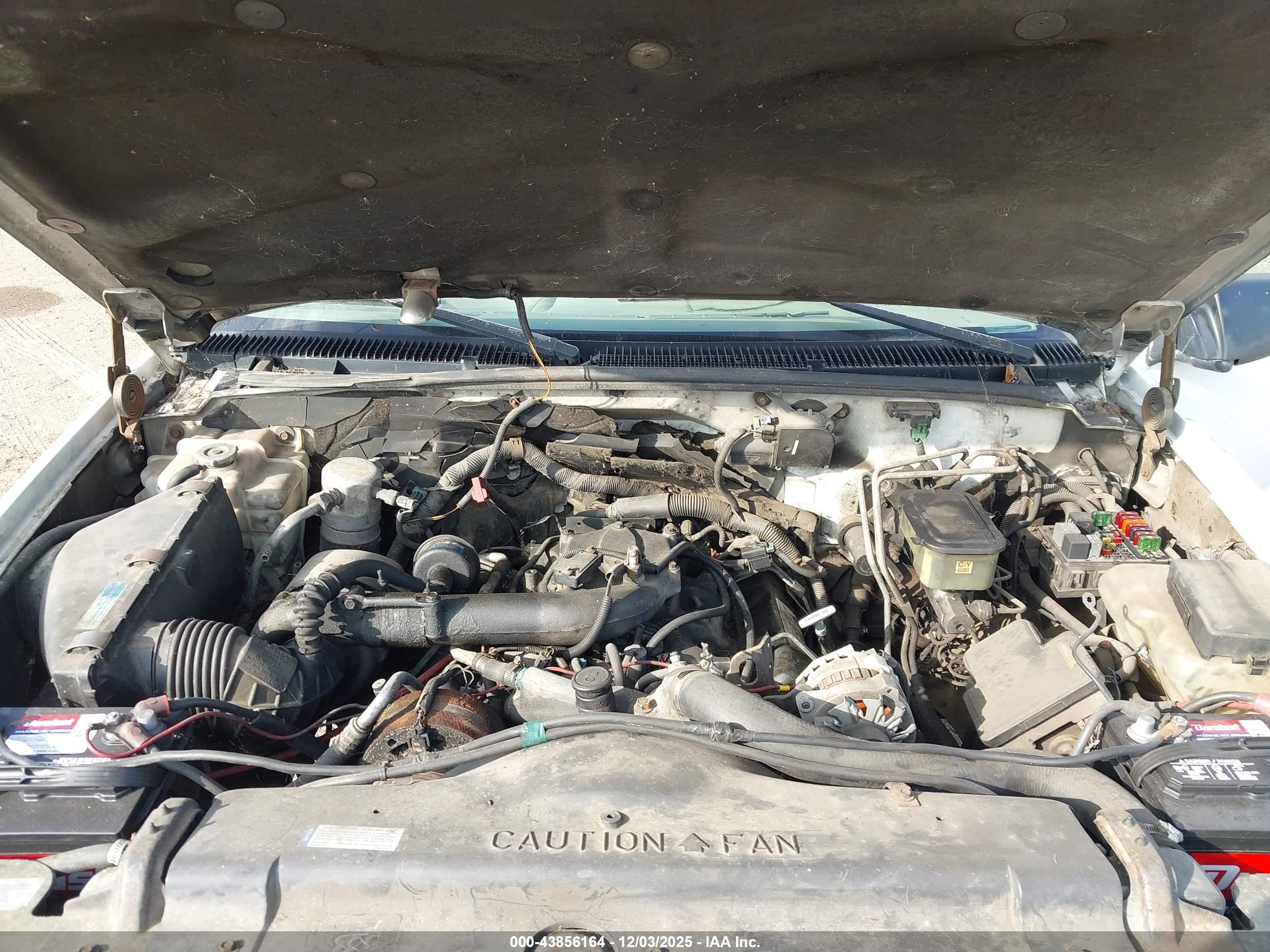 CHEVROLET GMT-400 image 10