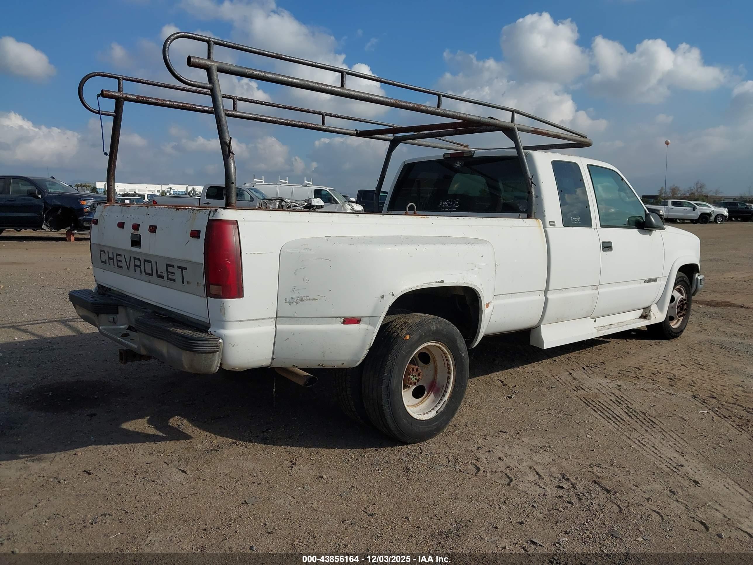 CHEVROLET GMT-400 image 4