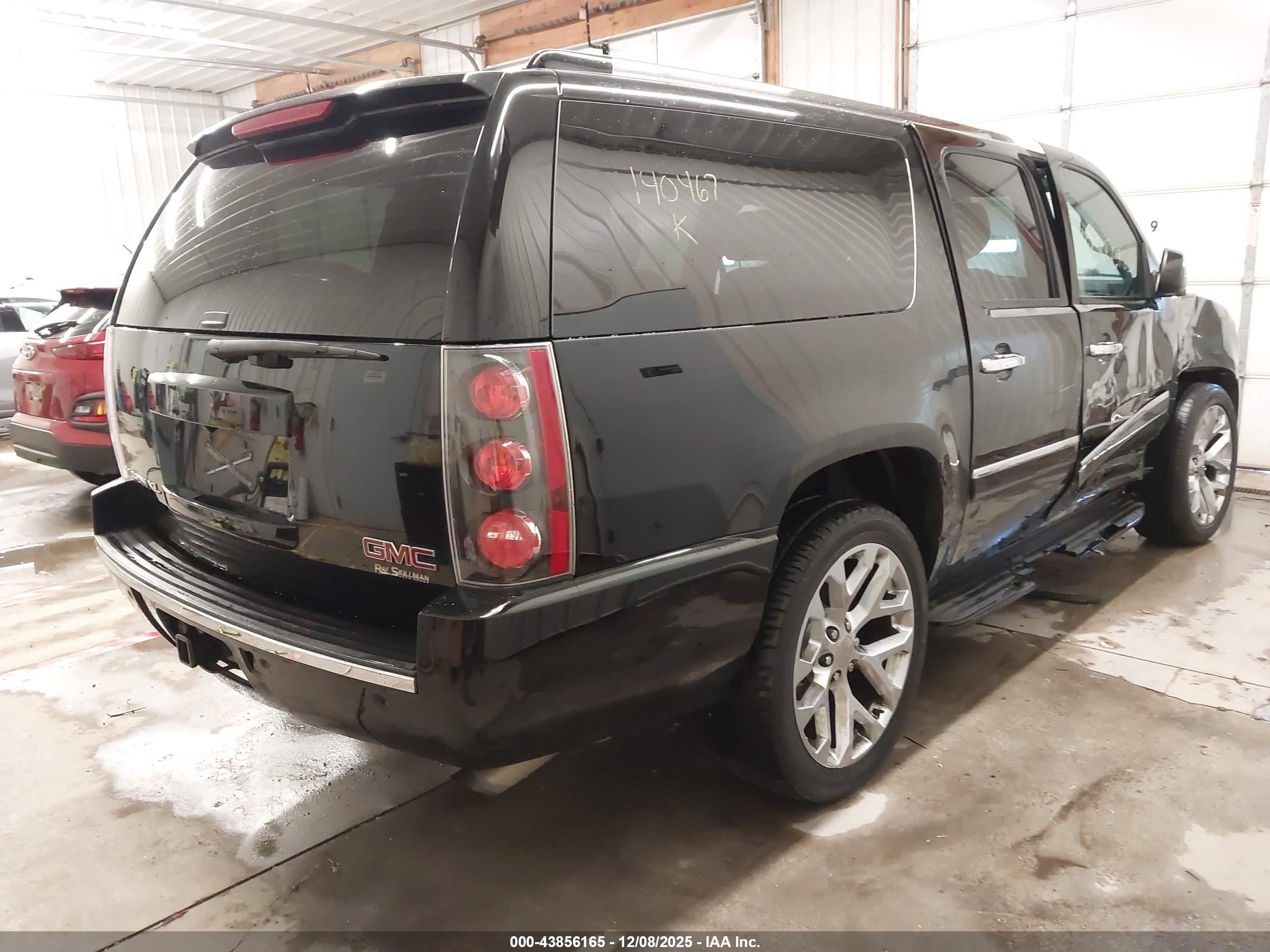 GMC YUKON image 4