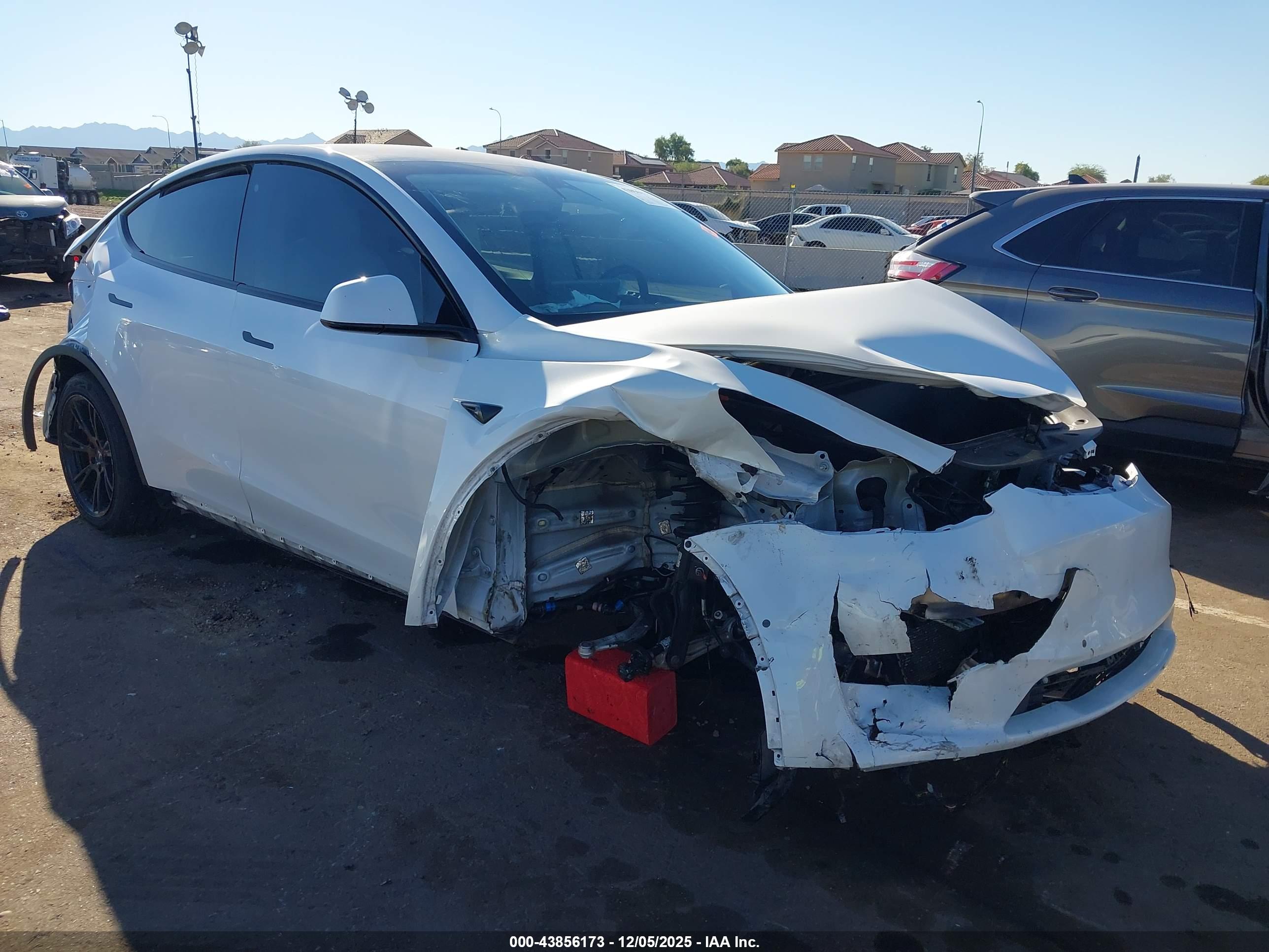 TESLA MODEL image 6