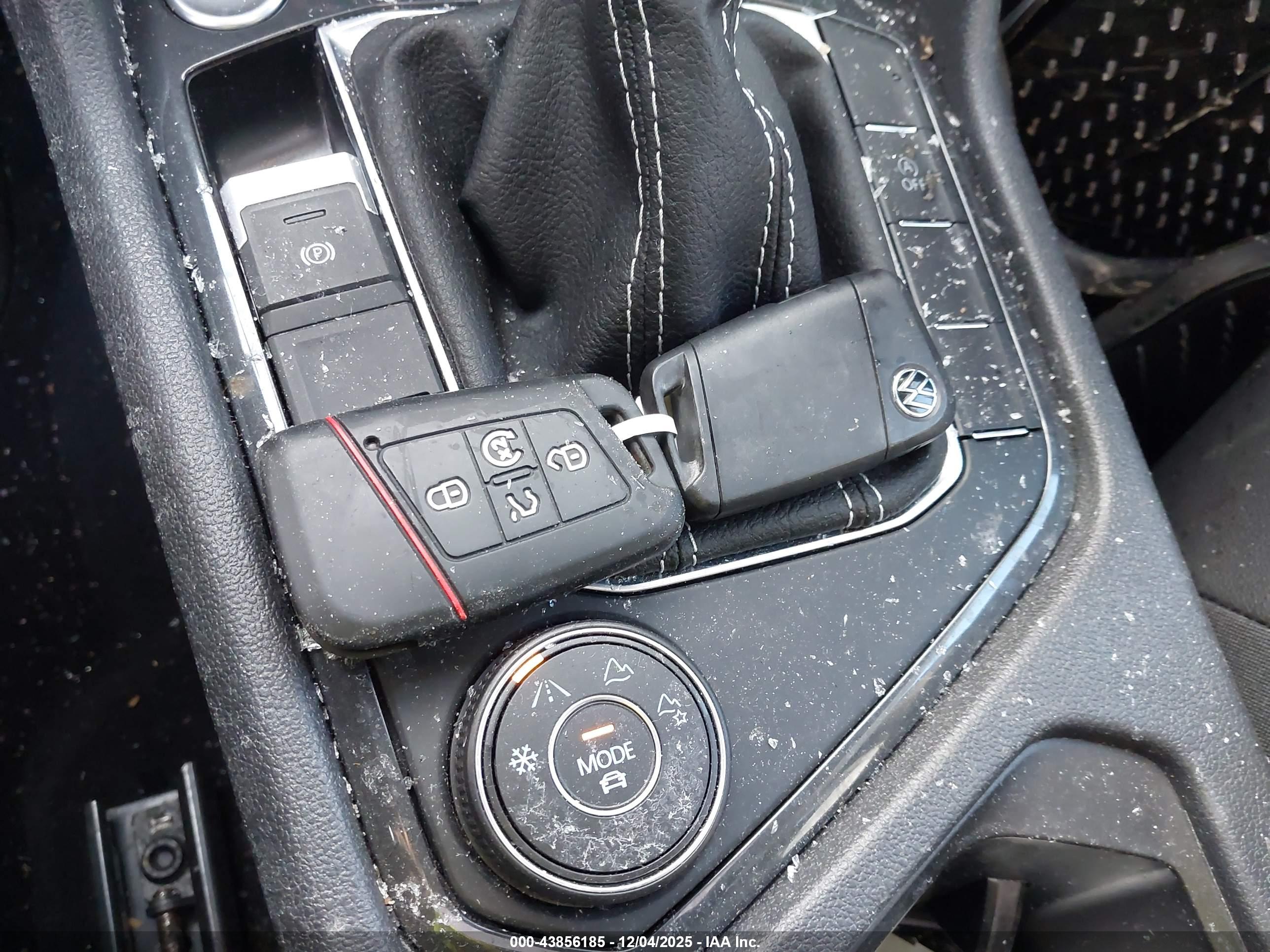 VOLKSWAGEN TIGUAN image 11