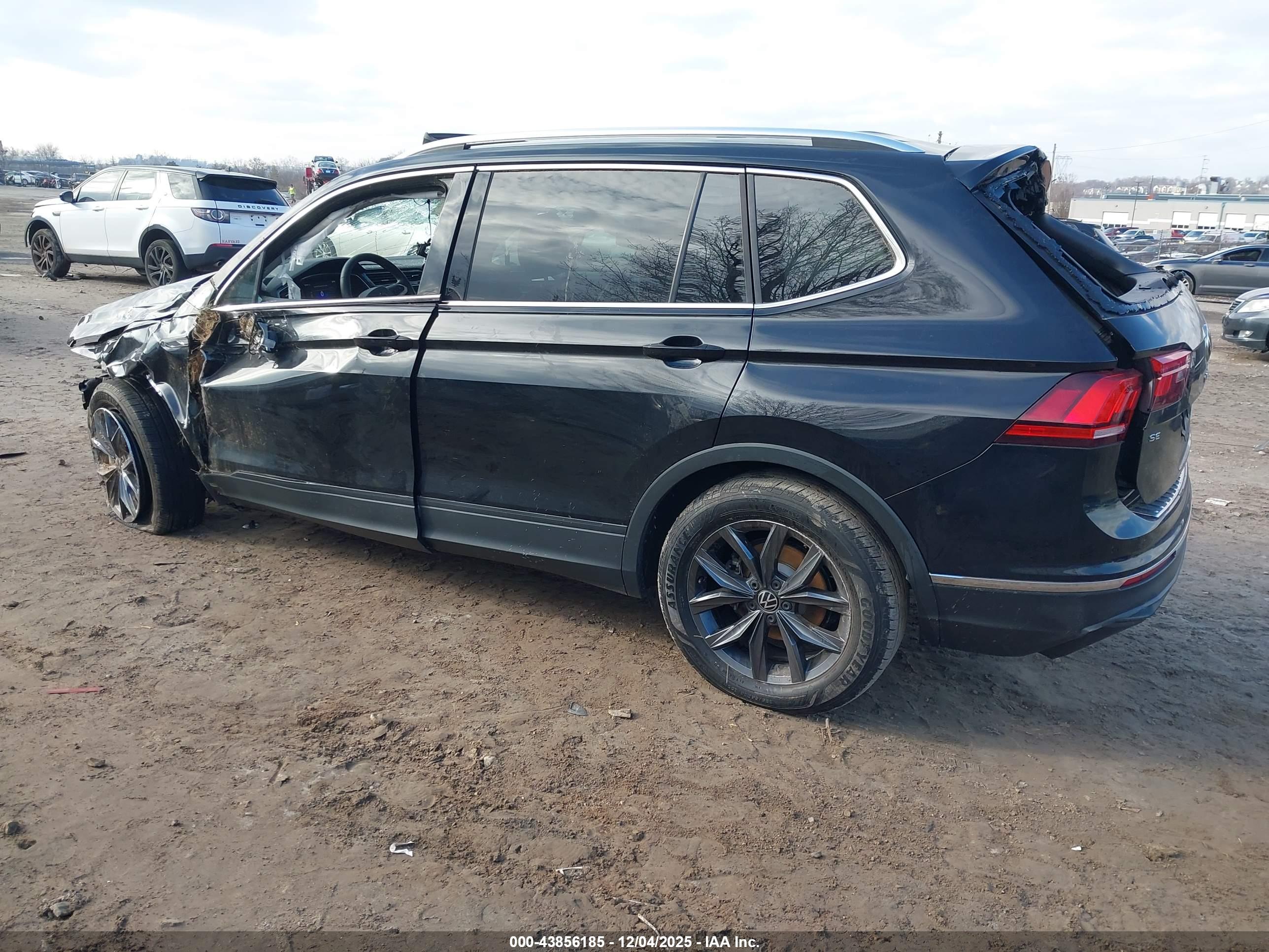 VOLKSWAGEN TIGUAN image 3