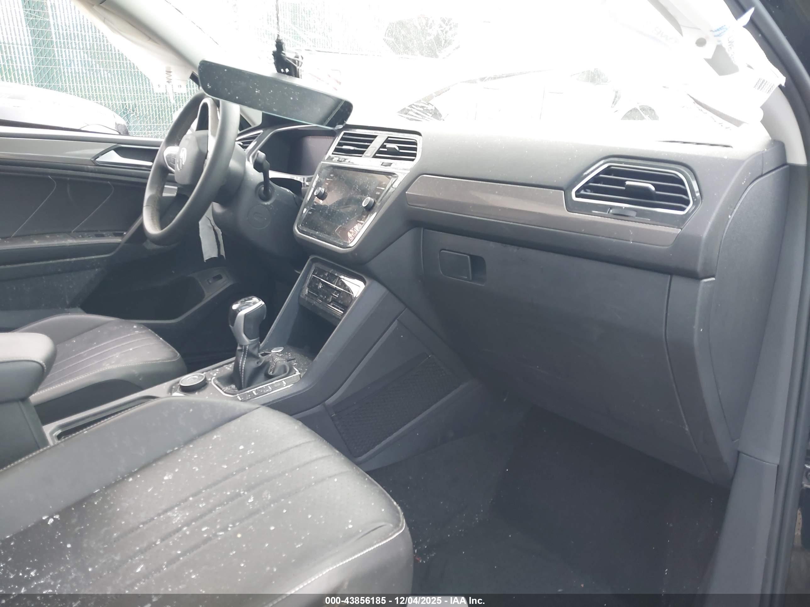 VOLKSWAGEN TIGUAN image 5