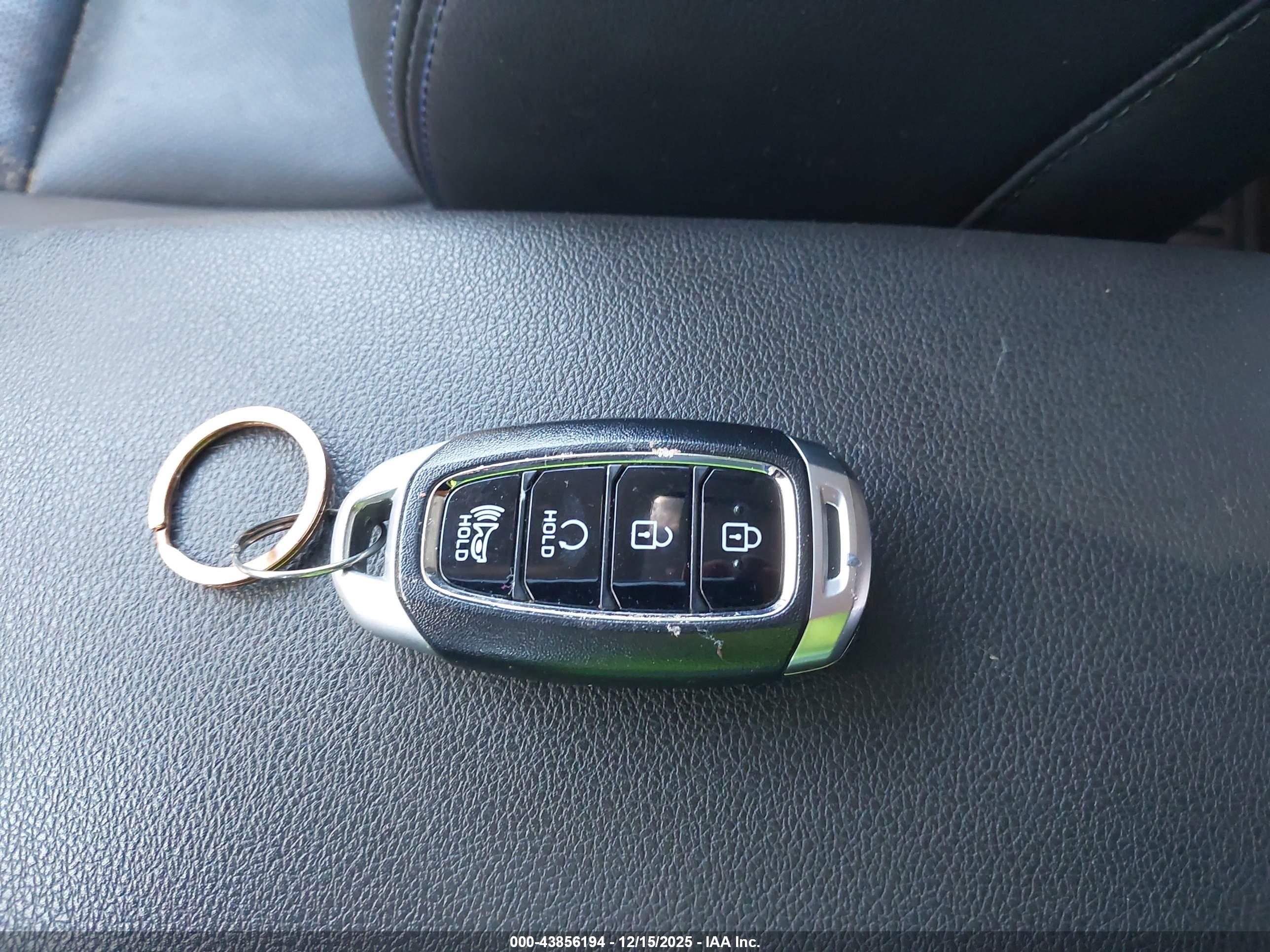 HYUNDAI KONA image 11