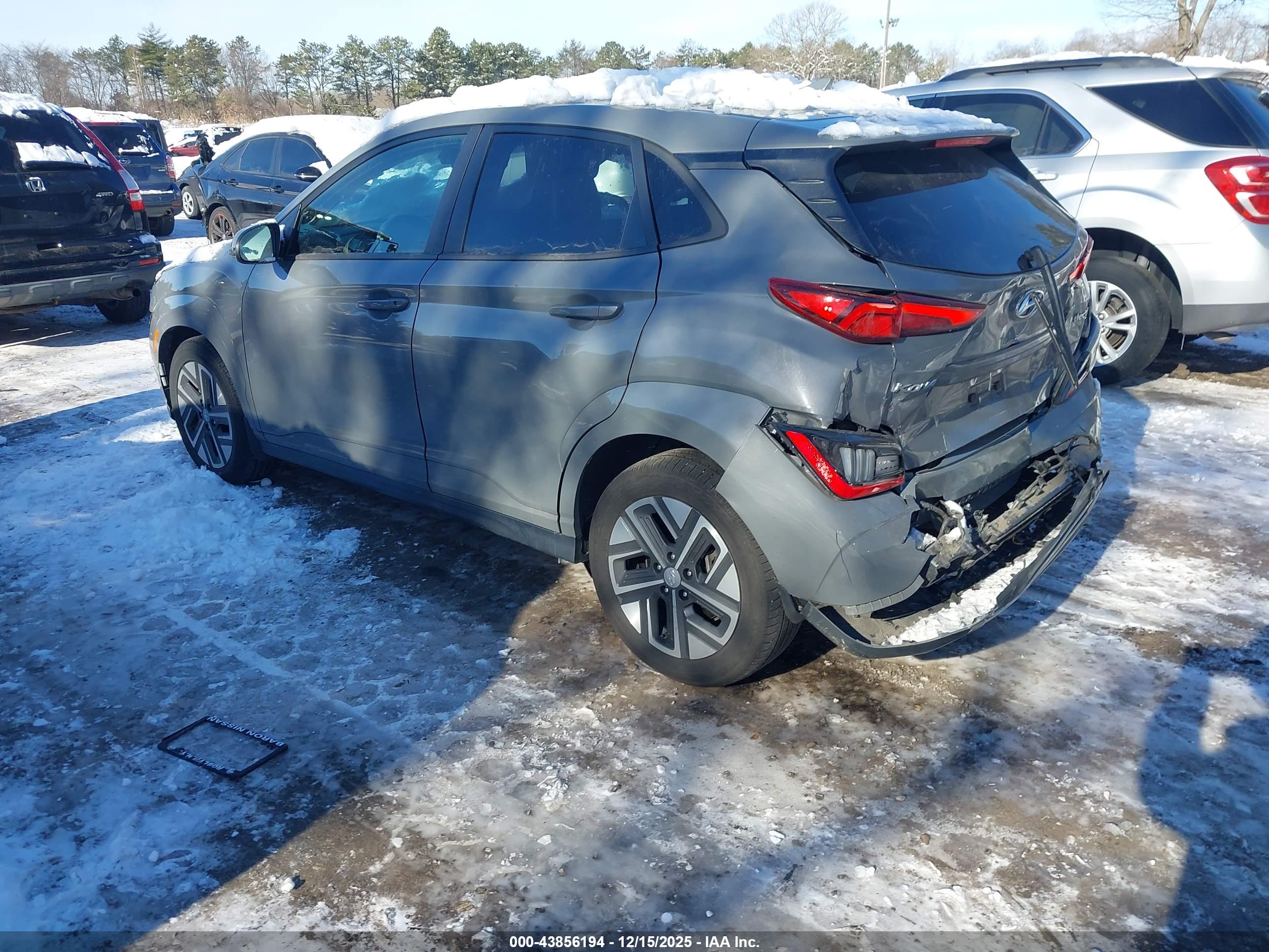 HYUNDAI KONA image 3