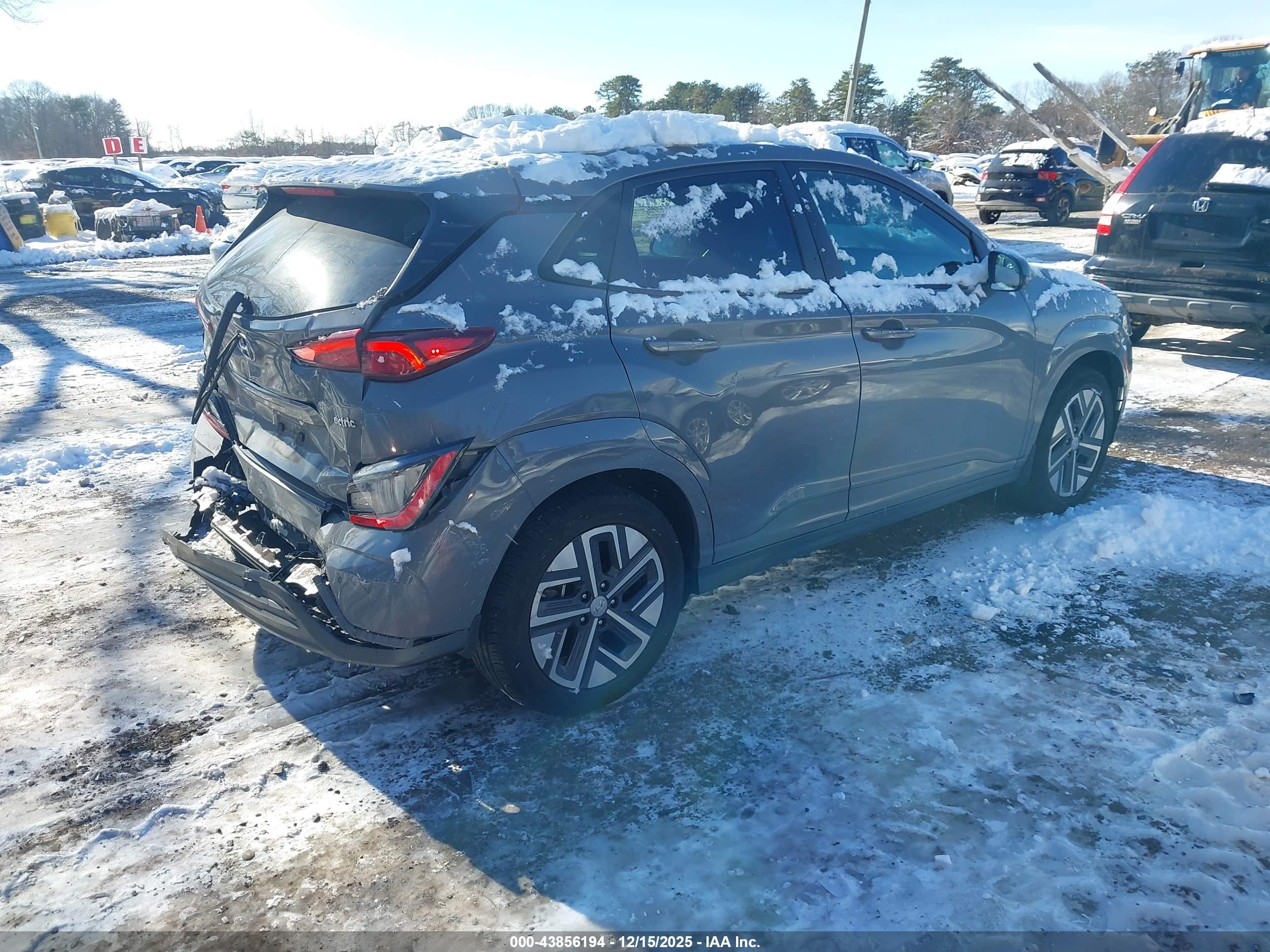 HYUNDAI KONA image 4