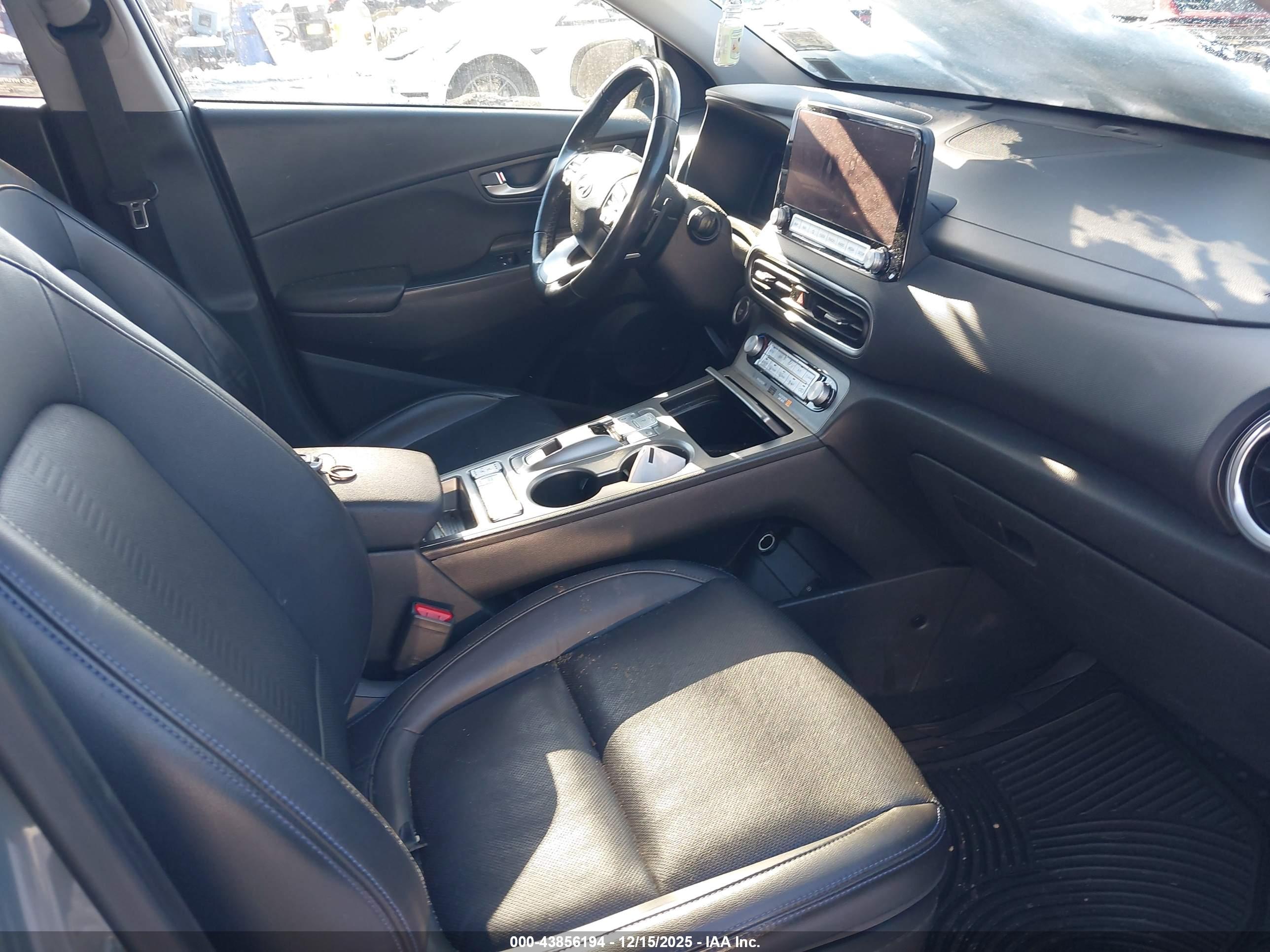 HYUNDAI KONA image 5