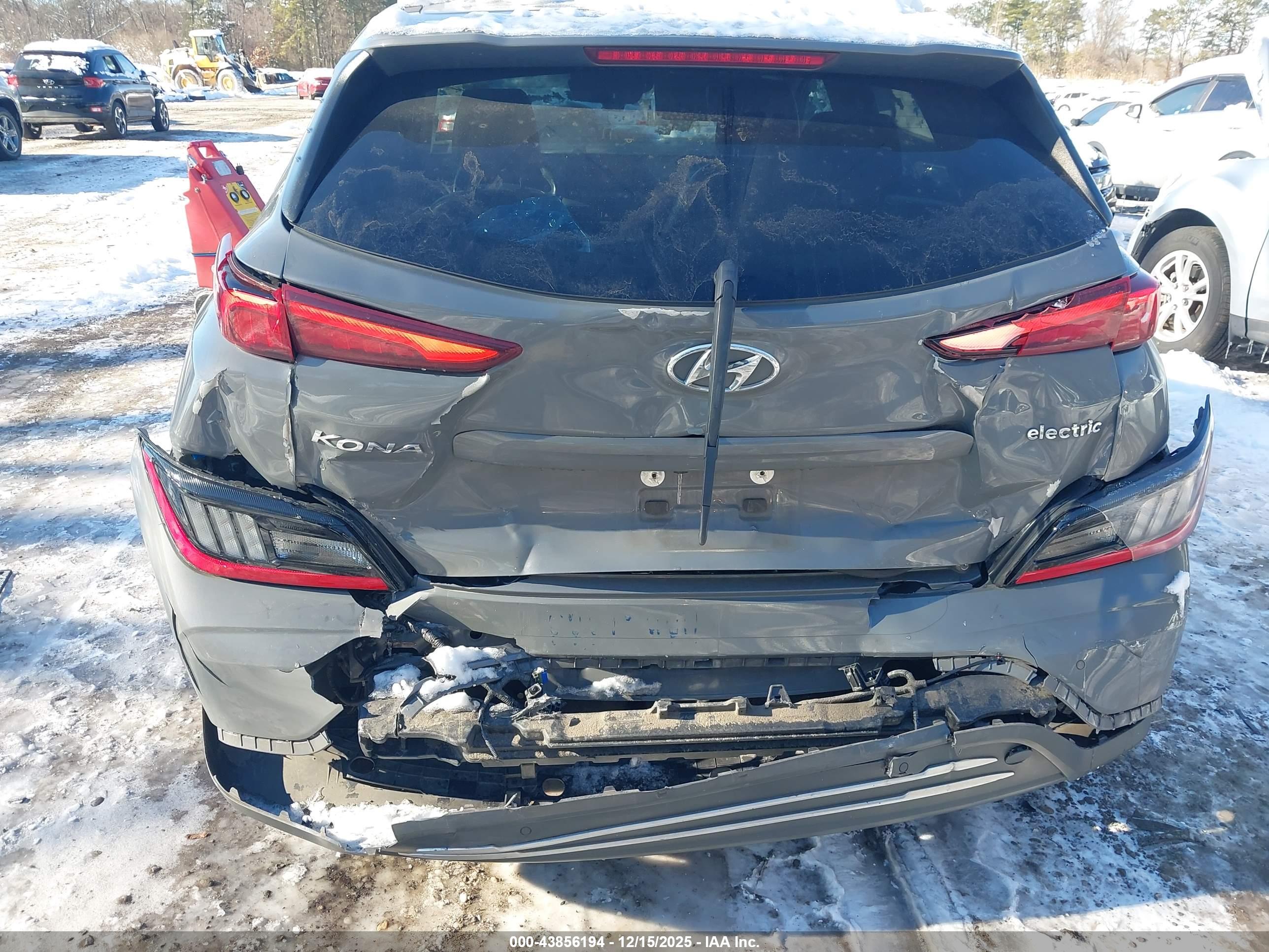 HYUNDAI KONA image 6