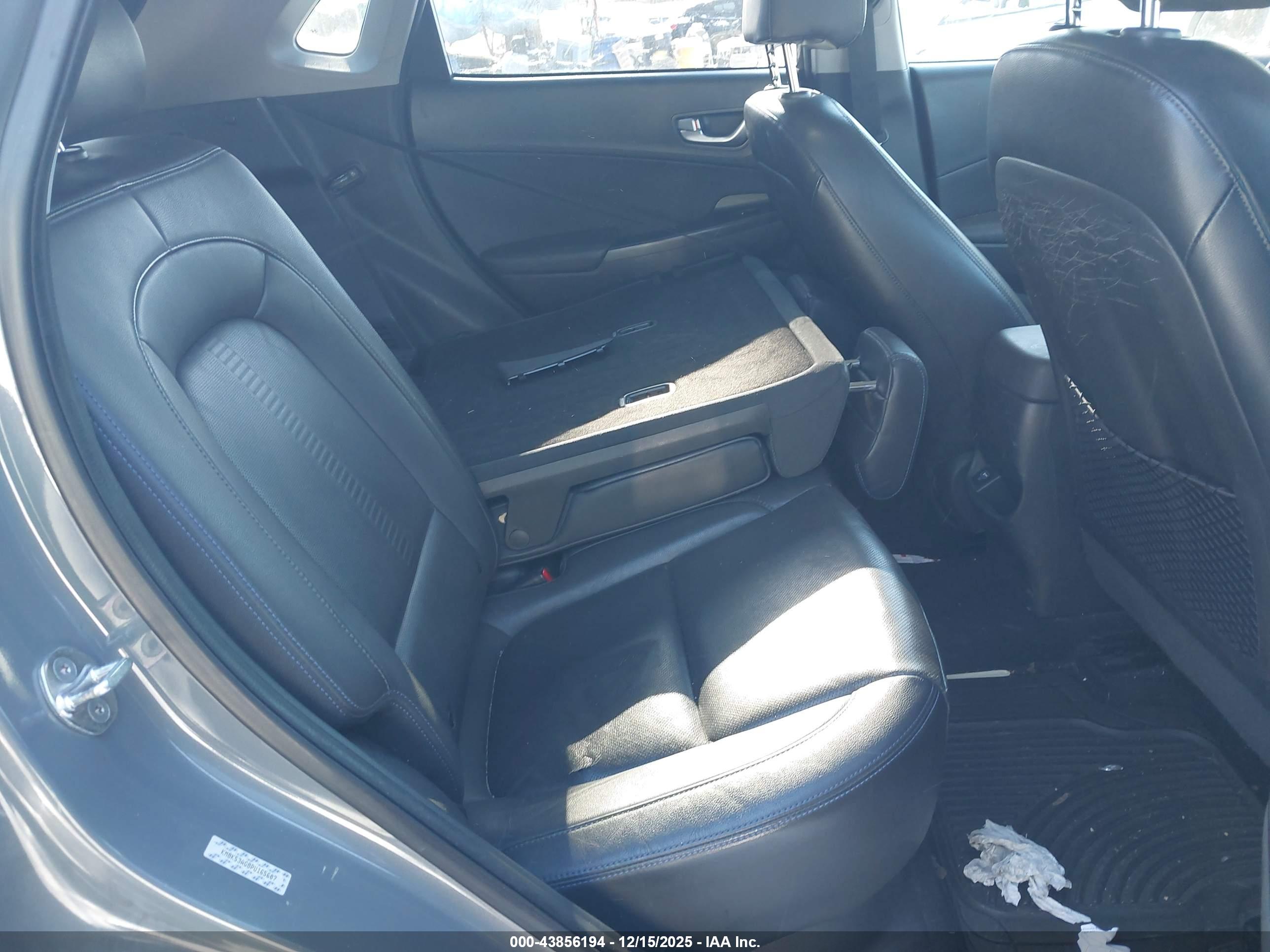 HYUNDAI KONA image 8
