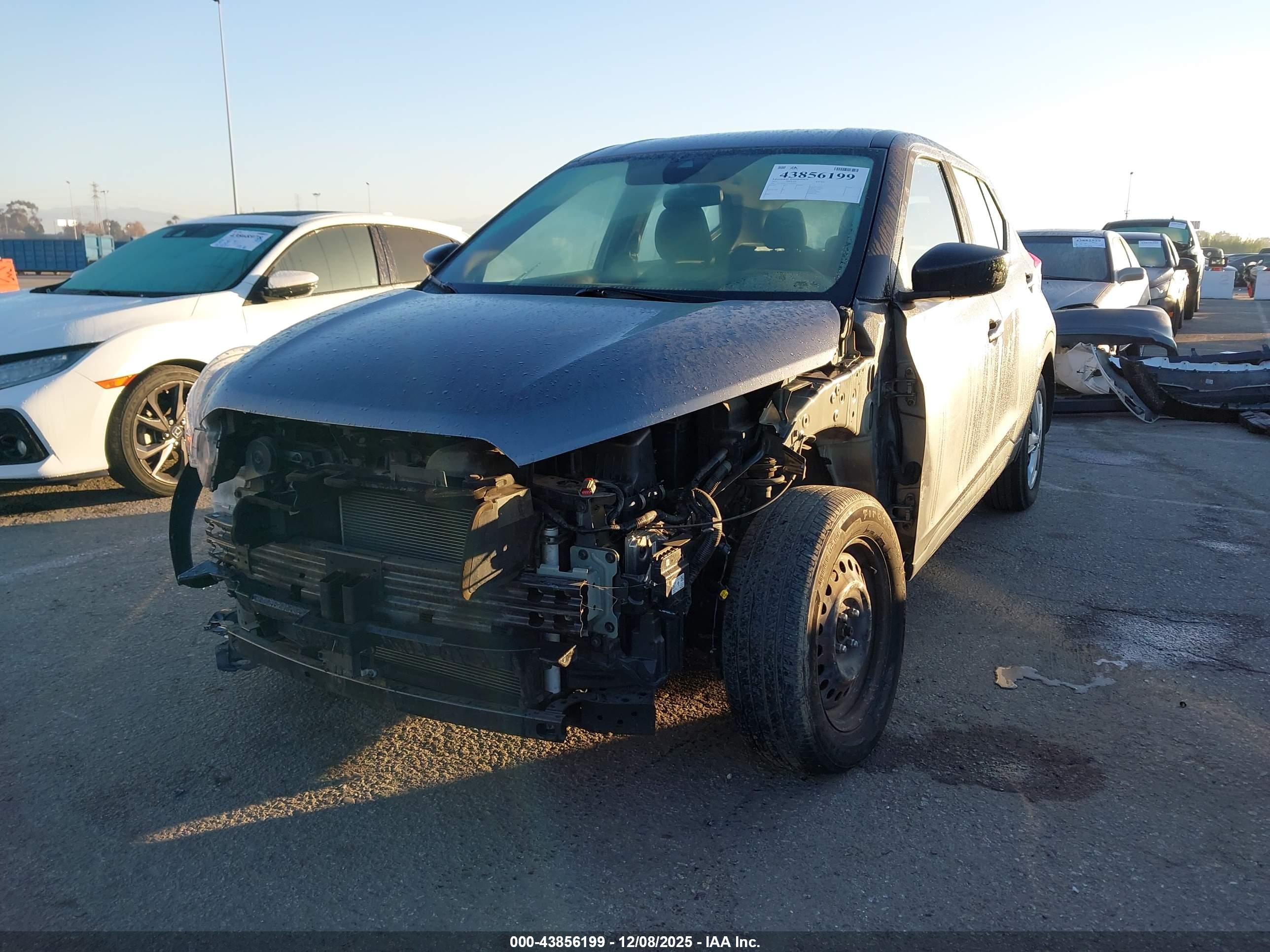 NISSAN KICKS image 2