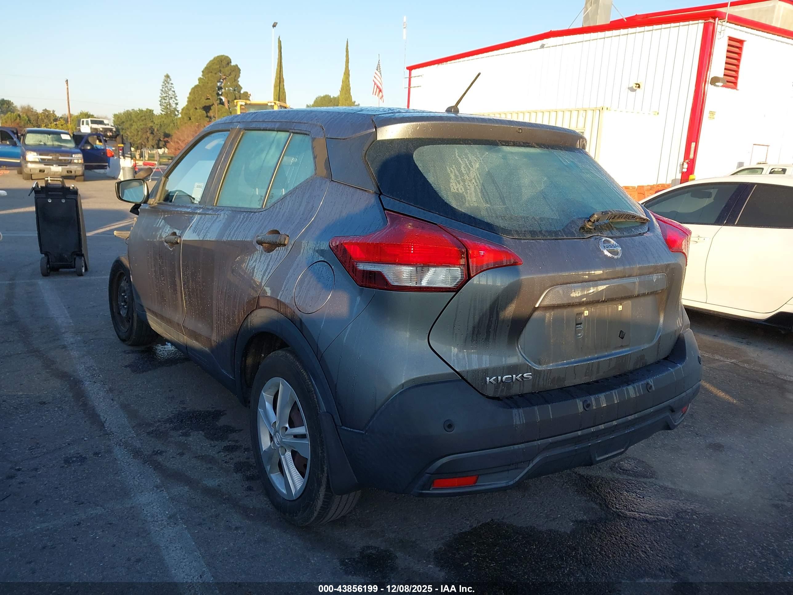 NISSAN KICKS image 3