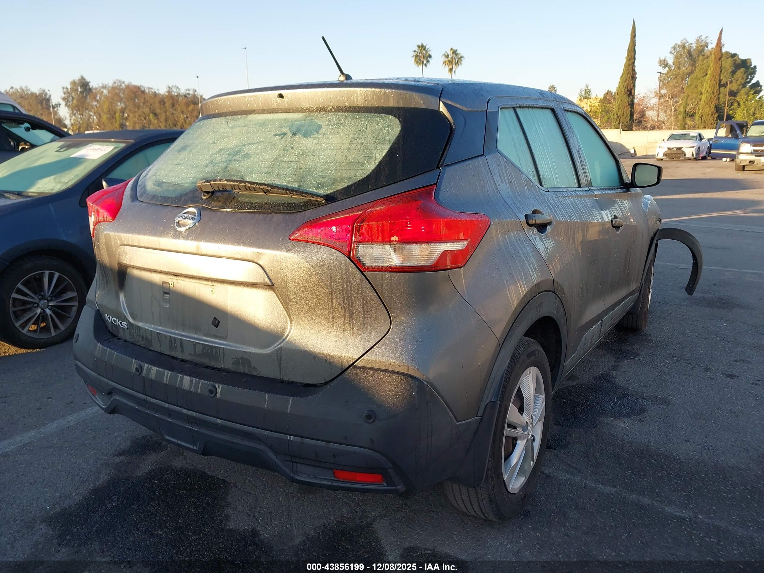NISSAN KICKS image 4