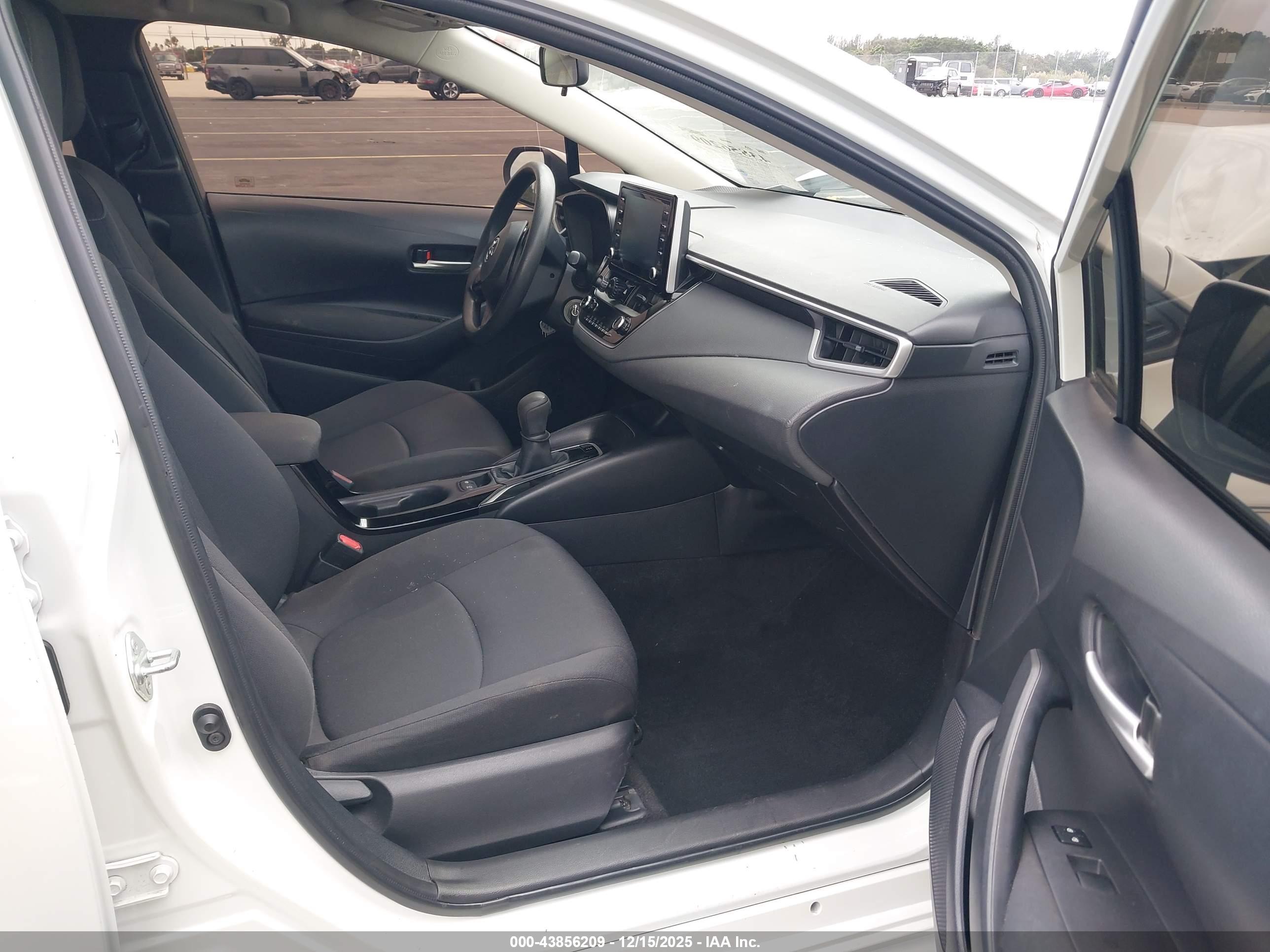 TOYOTA COROLLA image 5