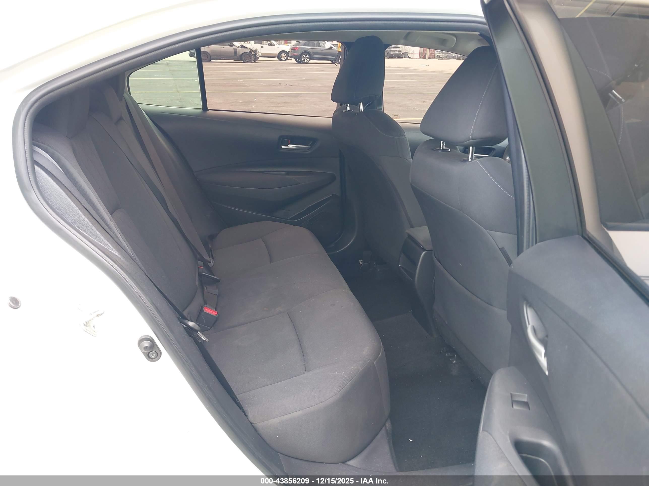 TOYOTA COROLLA image 8
