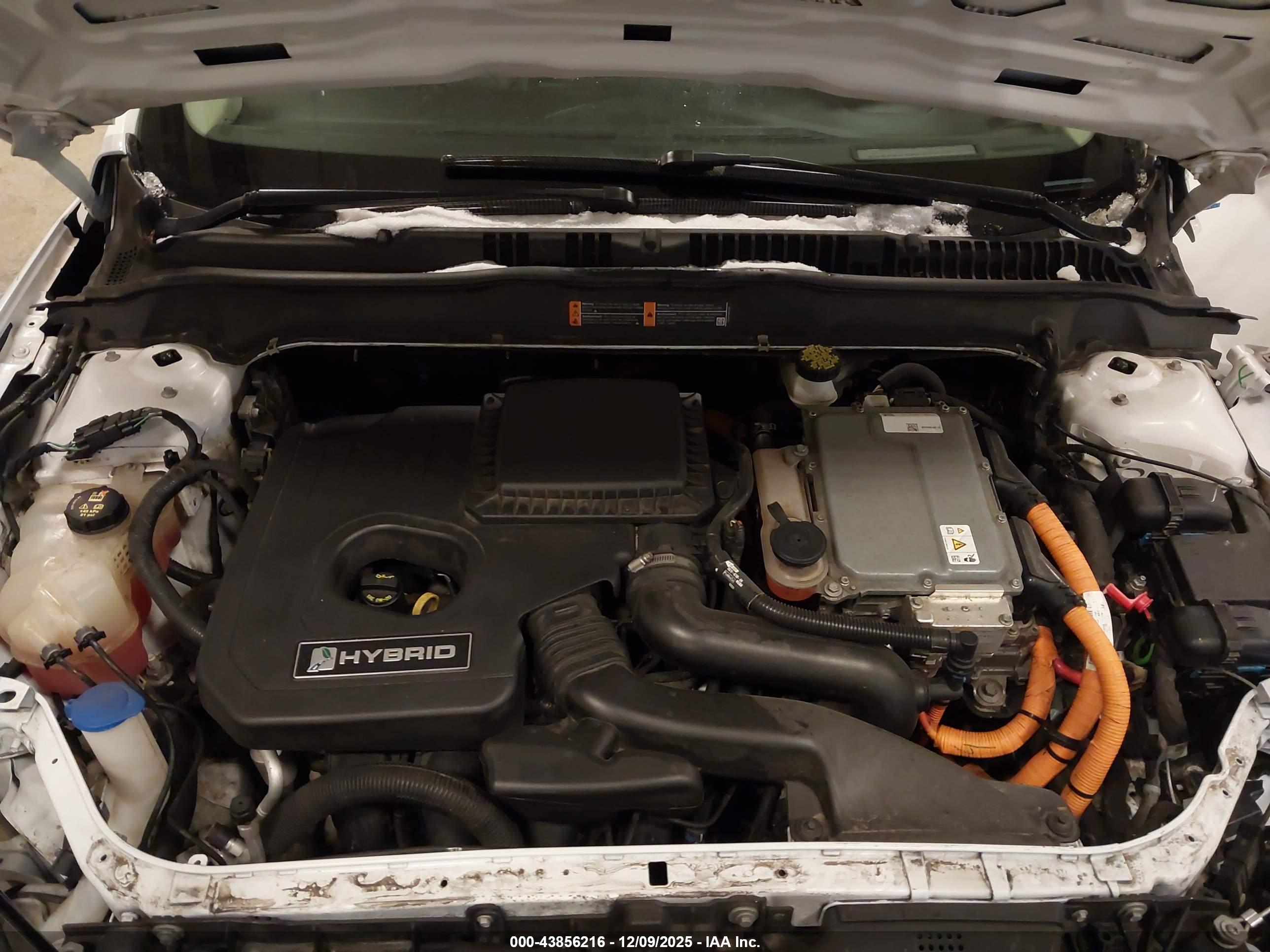 FORD FUSION image 10