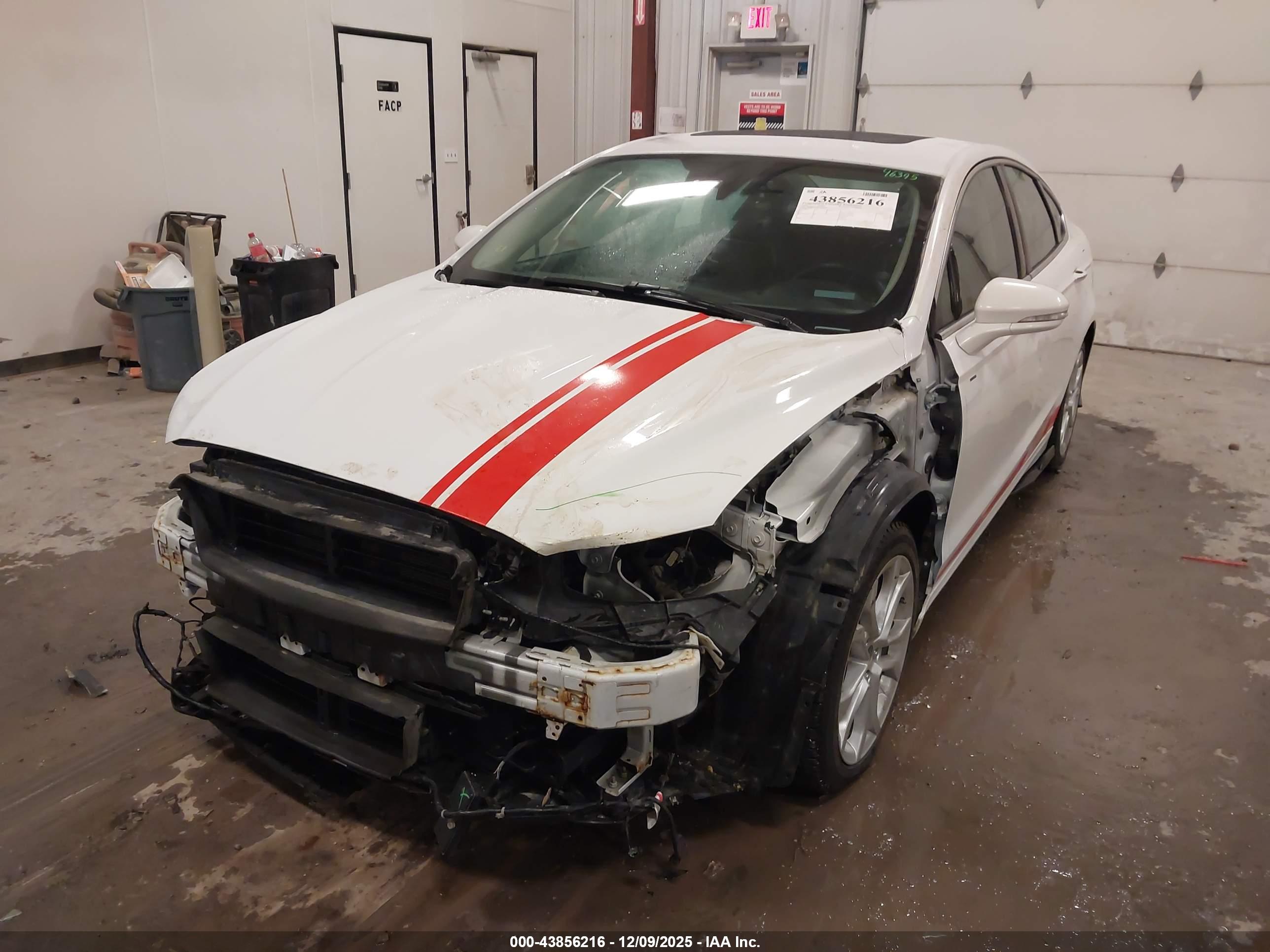 FORD FUSION image 2