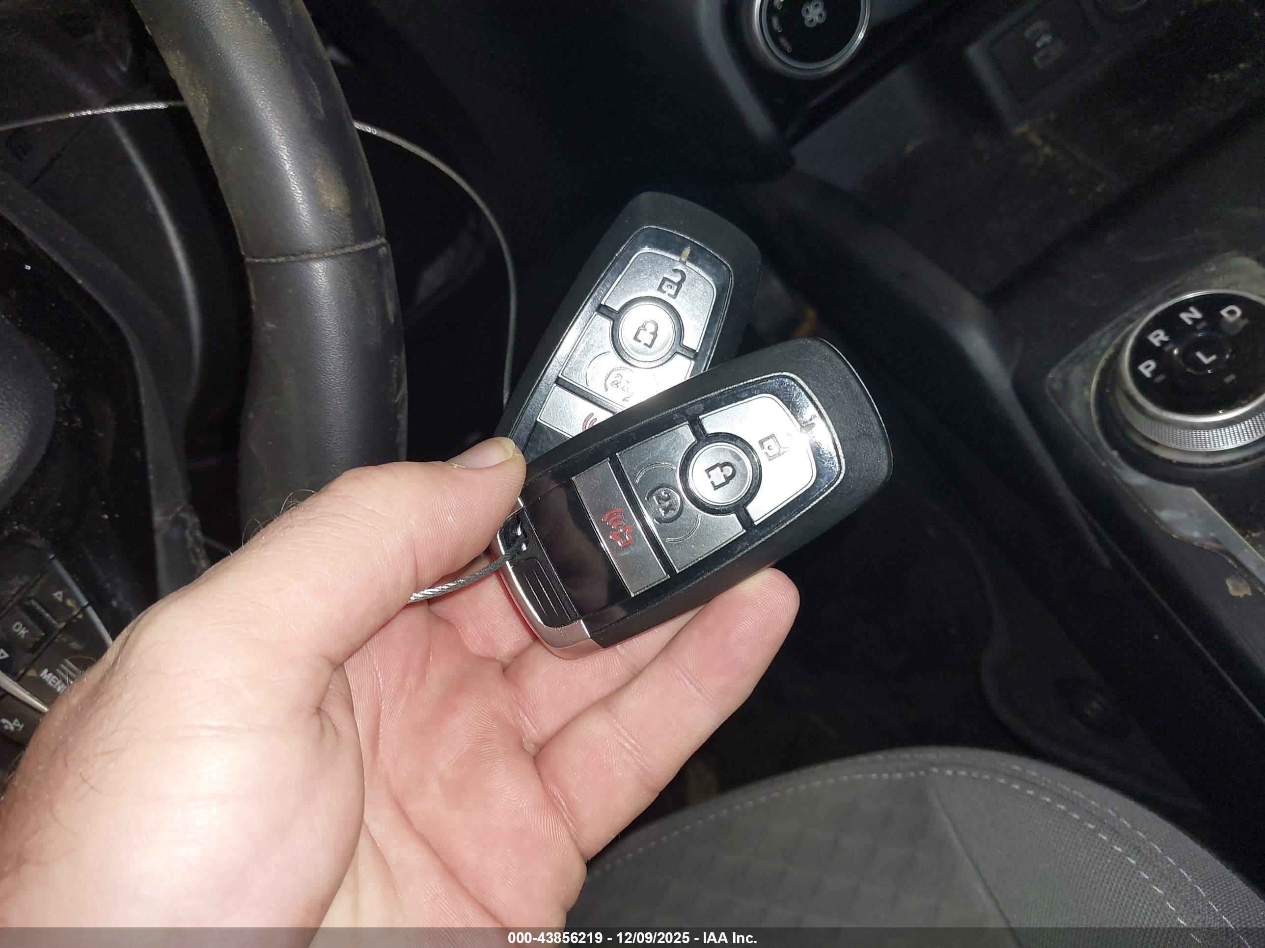 FORD ESCAPE image 11