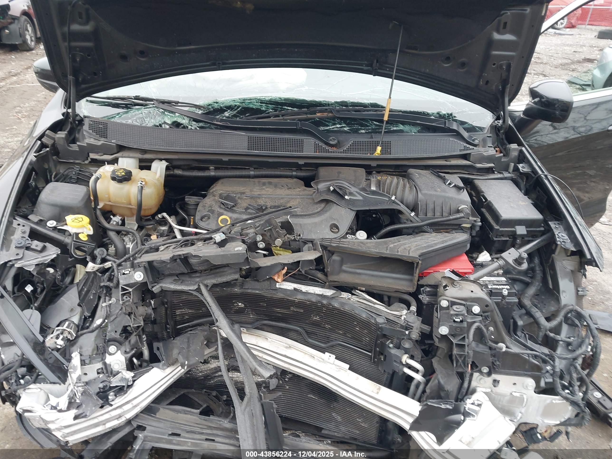 CHRYSLER VOYAGER image 10